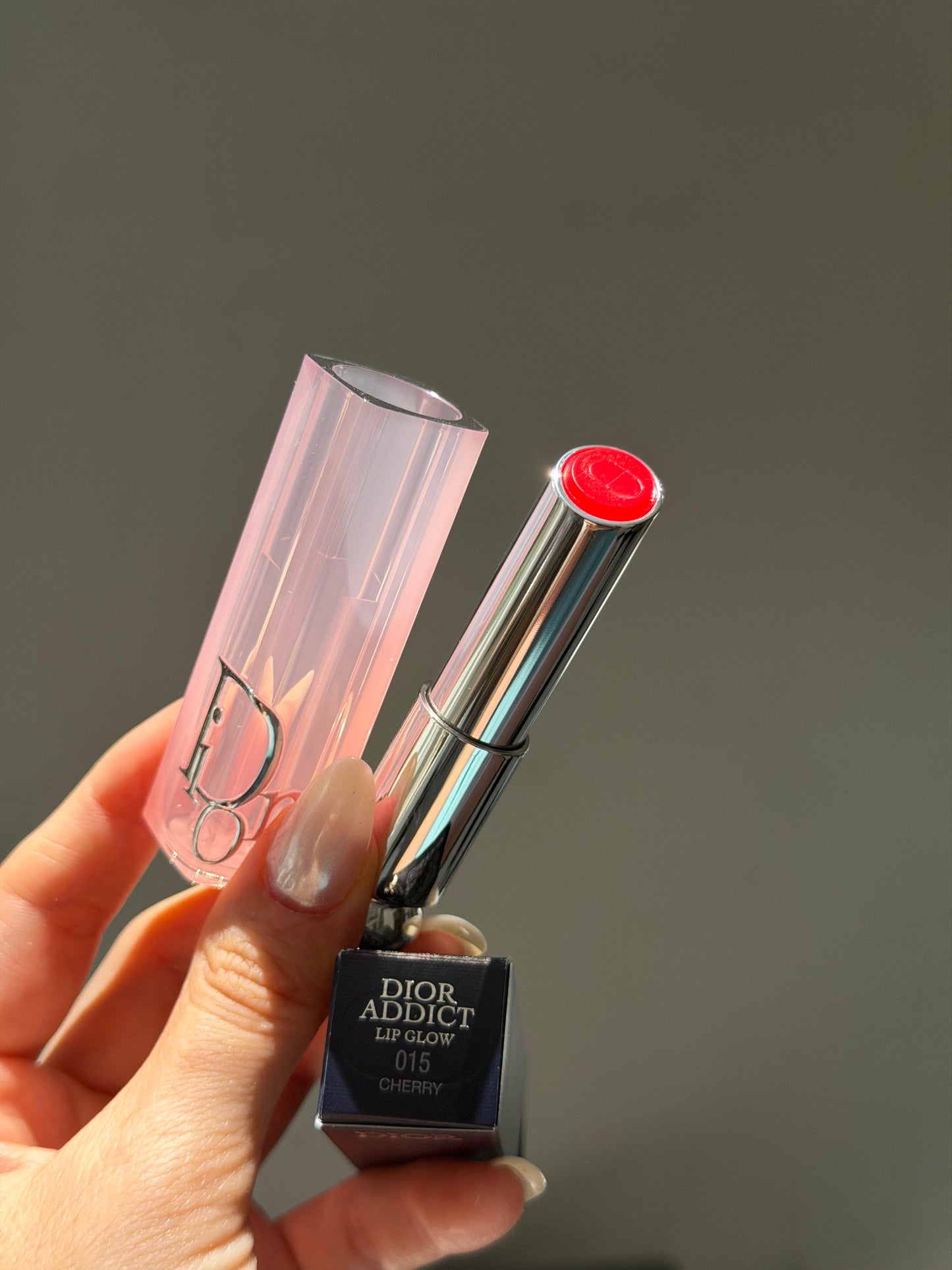 DIOR Addict Lip Glow - 015 Cherry
48-Hour Hydrating Lip Balm - pH-Activated Color