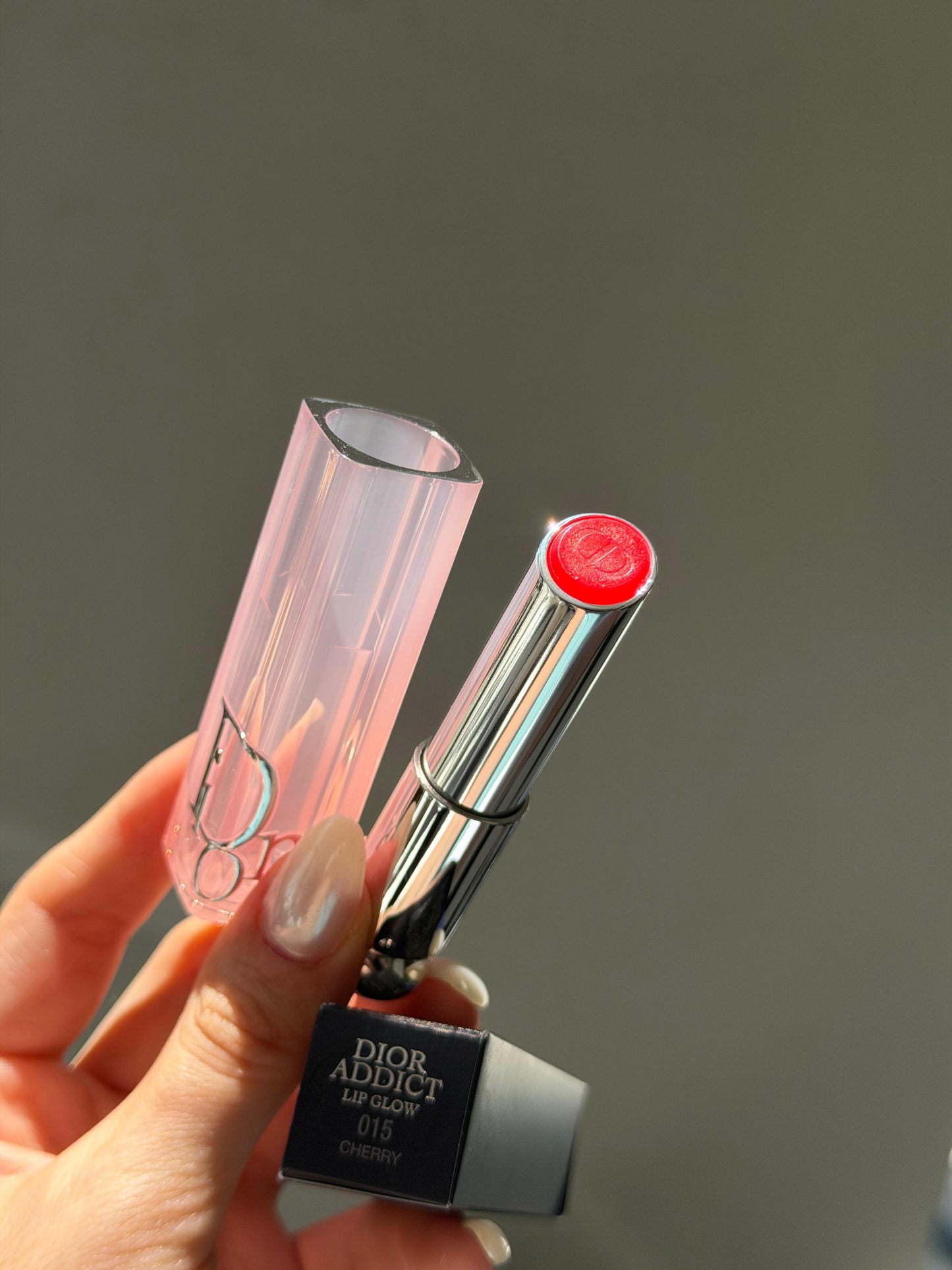 DIOR Addict Lip Glow - 015 Cherry
48-Hour Hydrating Lip Balm - pH-Activated Color