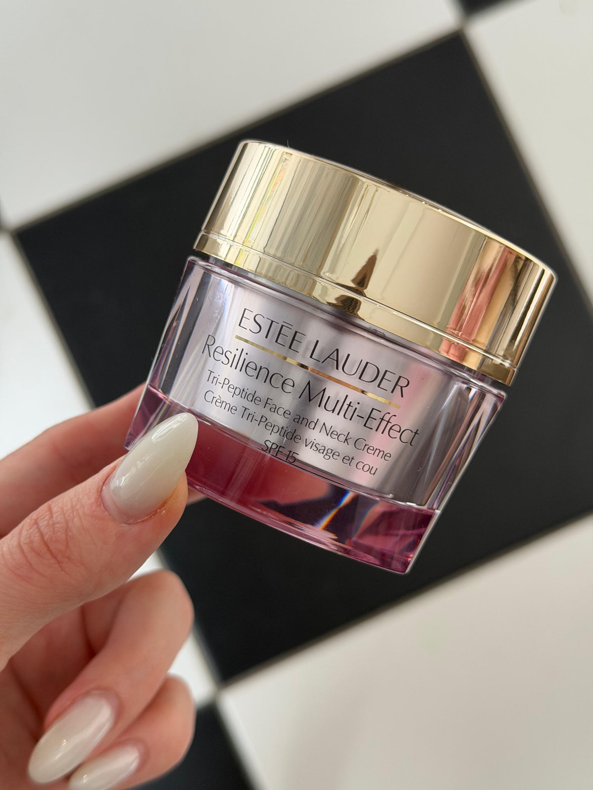ESTEE LAUDER Resilience Multi-Effect Moisturizer
Tri-Peptide Face and Neck Creme SPF15