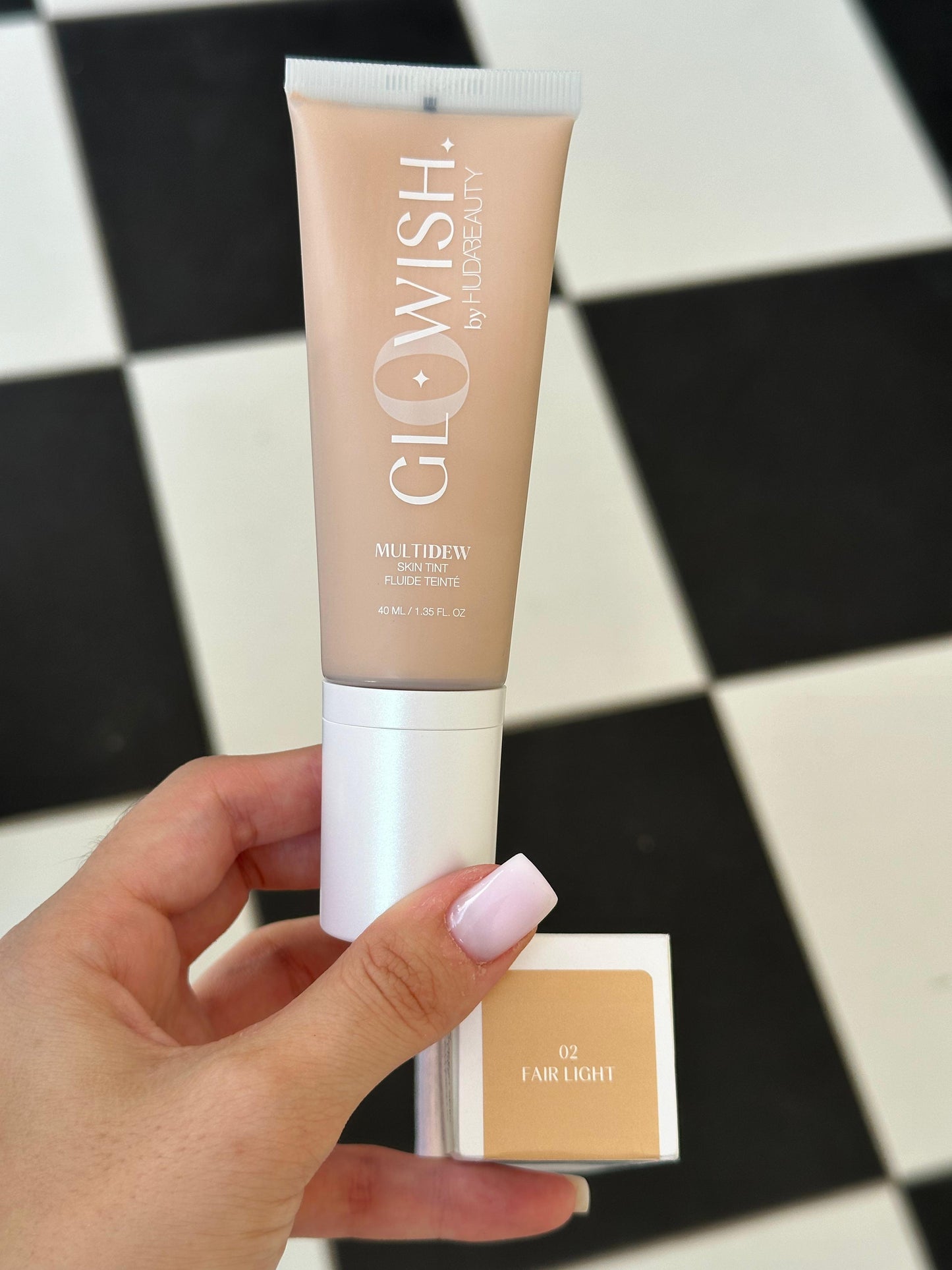 HUDA BEAUTY GloWish Multidew Vegan Skin Tint Foundation