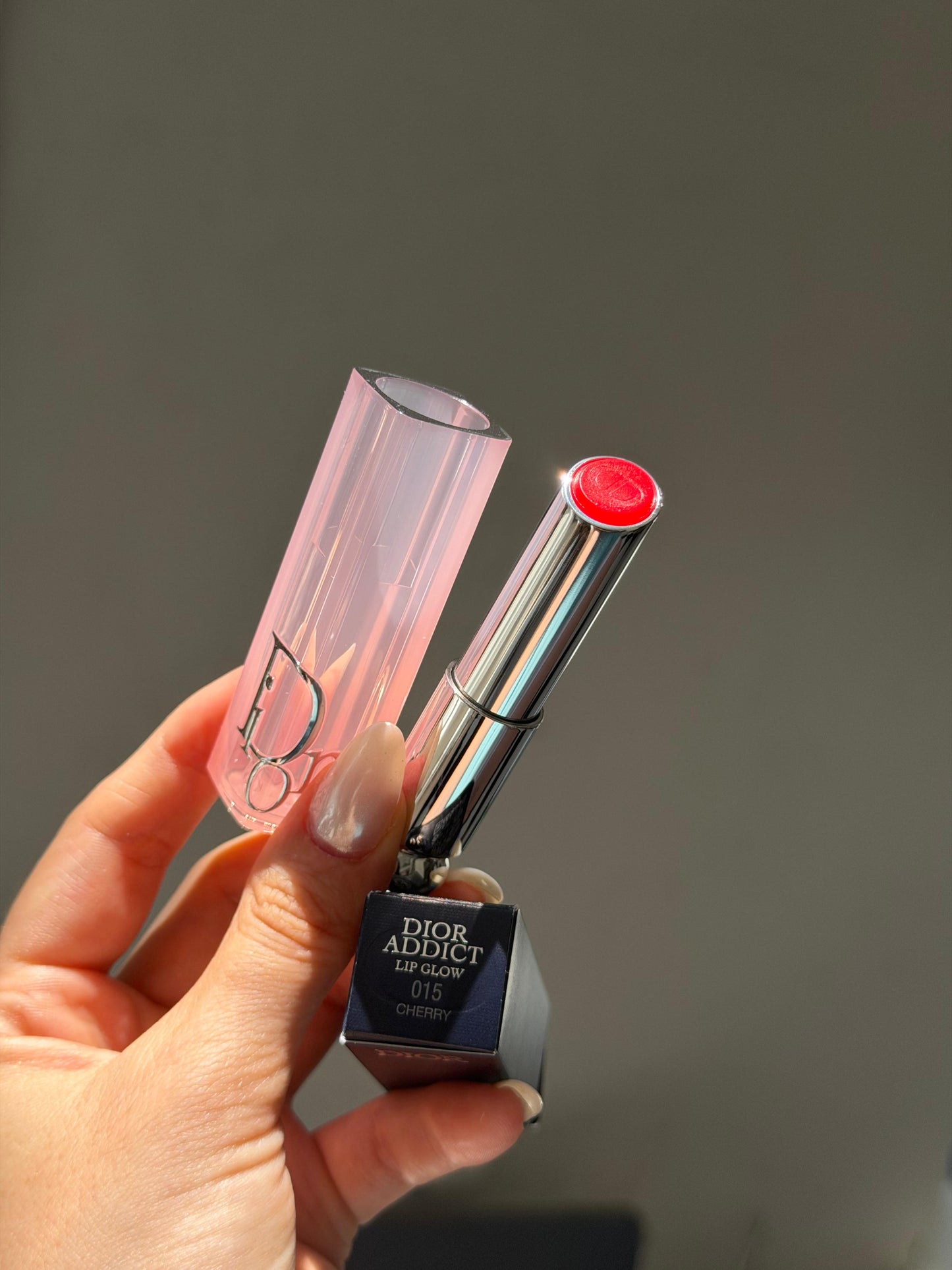 DIOR Addict Lip Glow - 015 Cherry
48-Hour Hydrating Lip Balm - pH-Activated Color