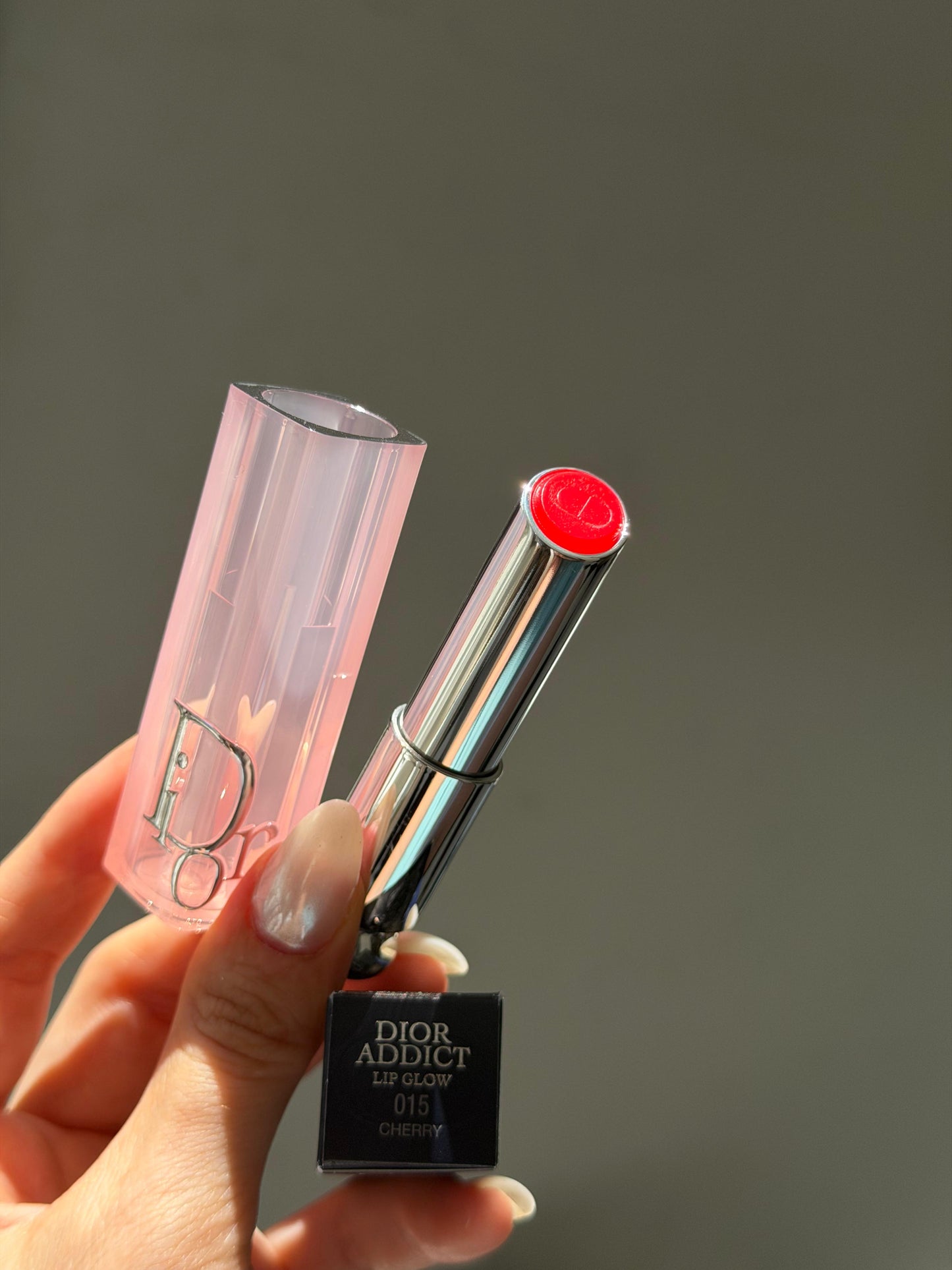 DIOR Addict Lip Glow - 015 Cherry
48-Hour Hydrating Lip Balm - pH-Activated Color