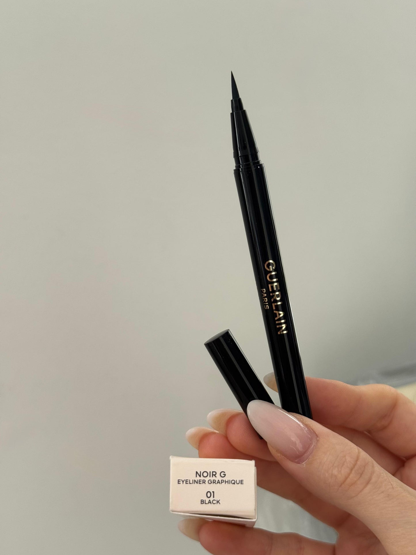 GUERLAIN Noir G Stylo Eyeliner Graphique