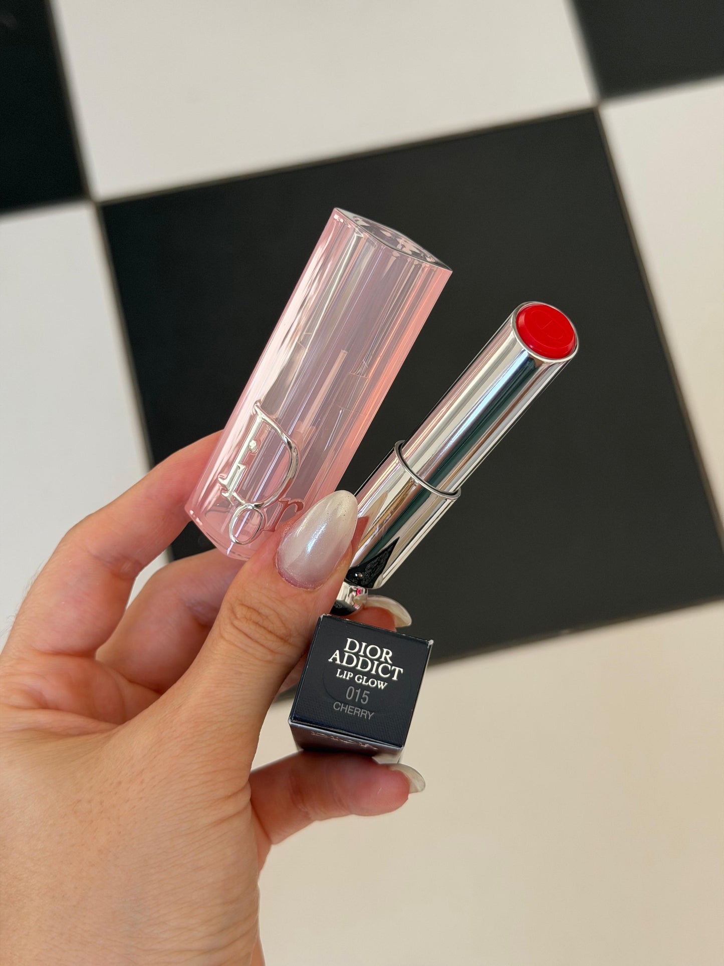 DIOR Addict Lip Glow - 015 Cherry
48-Hour Hydrating Lip Balm - pH-Activated Color