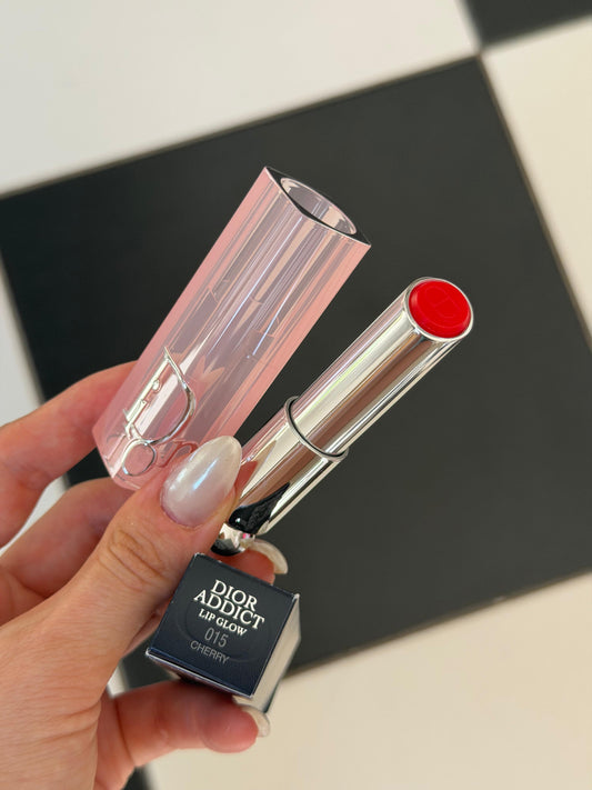 DIOR Addict Lip Glow (015)
48-Hour Hydrating Lip Balm - pH-Activated Color