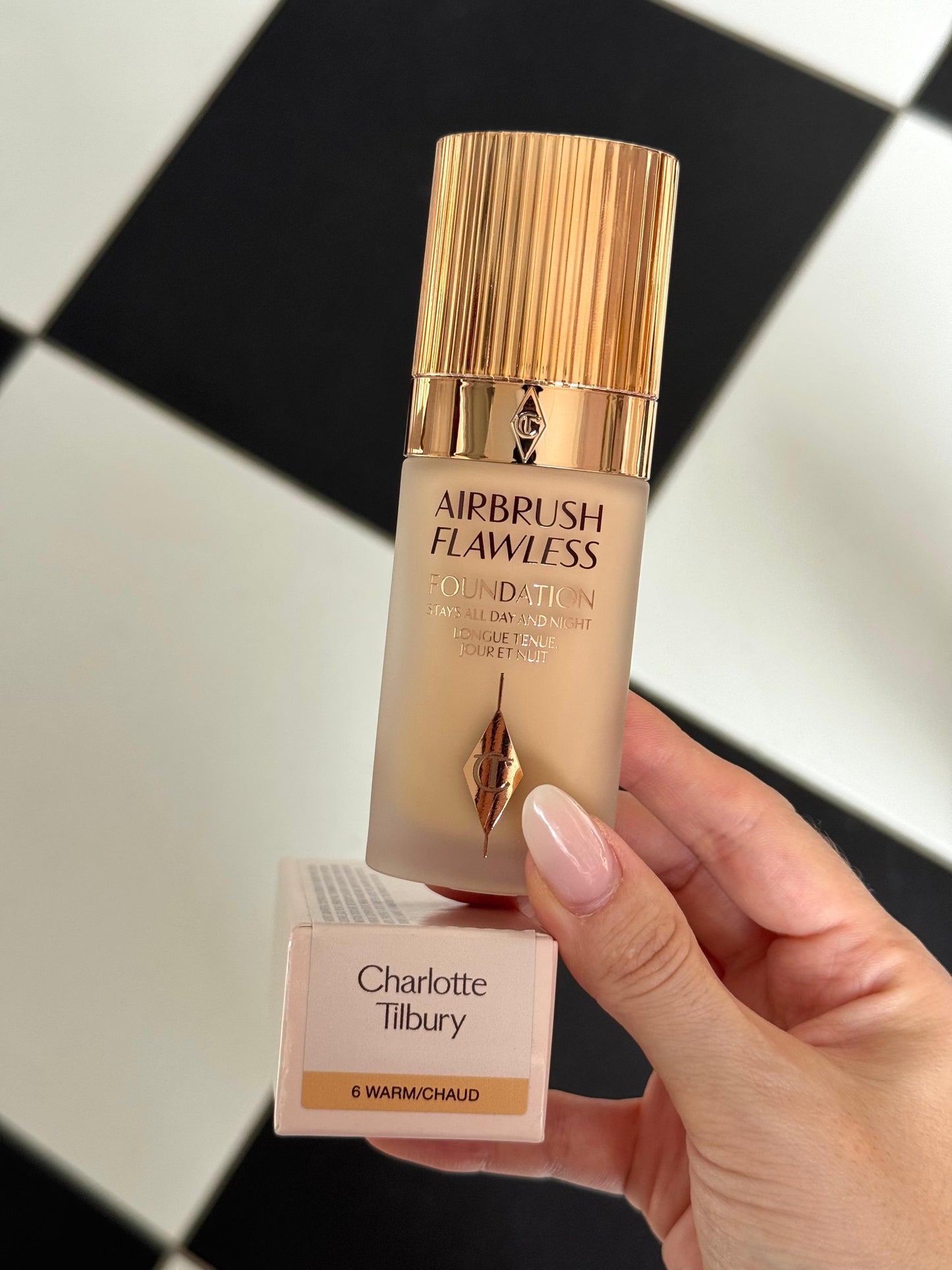 CHARLOTTE TILBURY Airbrush Flawless Foundation - Stays All Day And Night