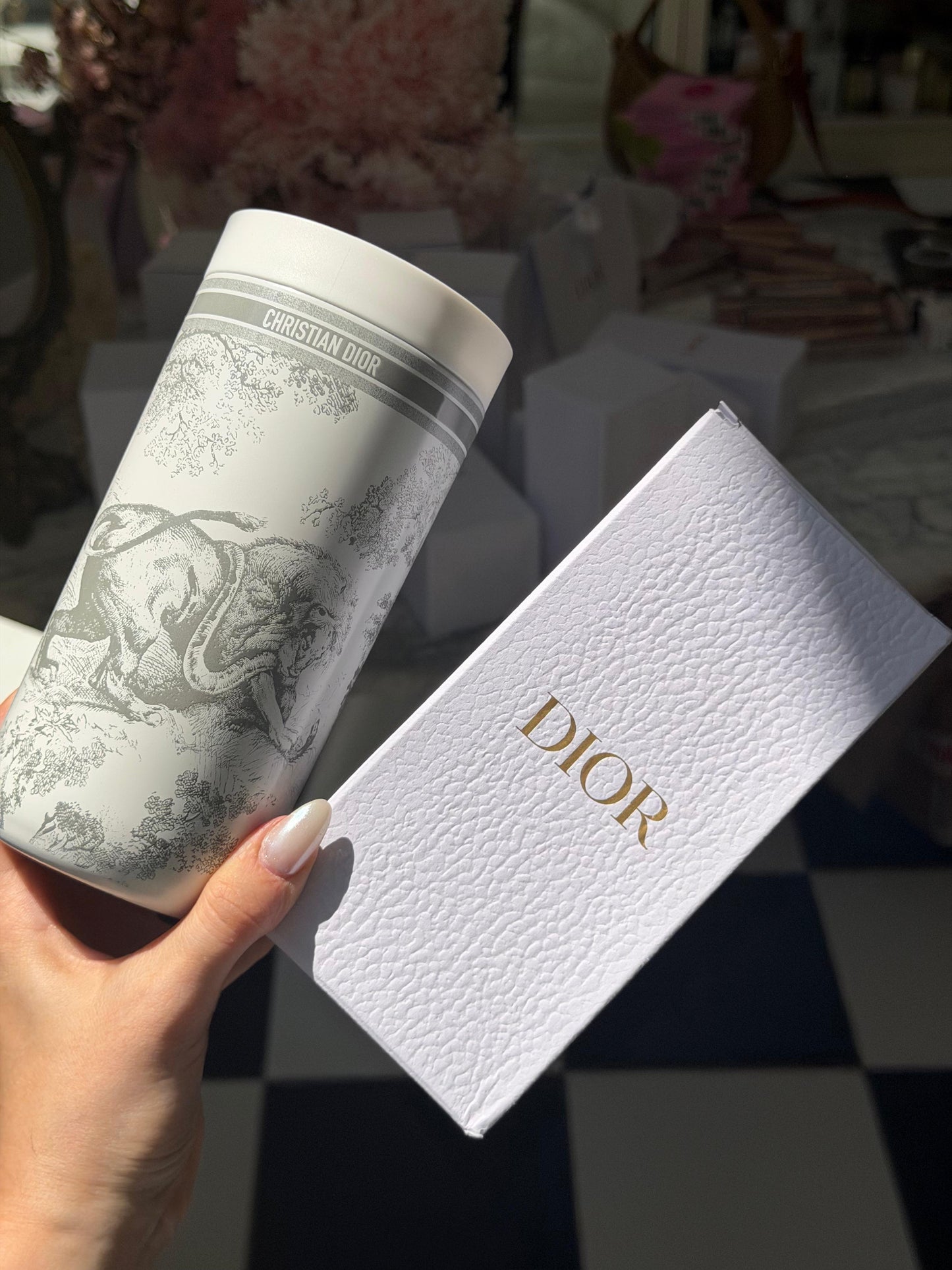 DIOR Travel Mug 400ml
White and Grey Toile de Jouy Palms Stainless Steel