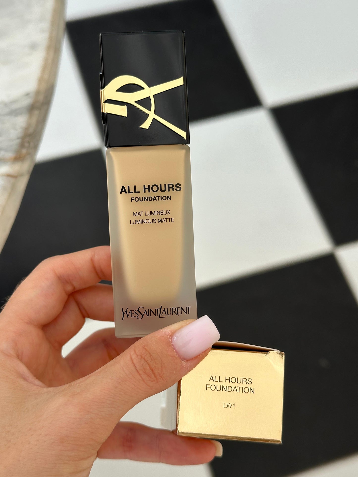 YSL All Hours Foundation - Luminous Matte