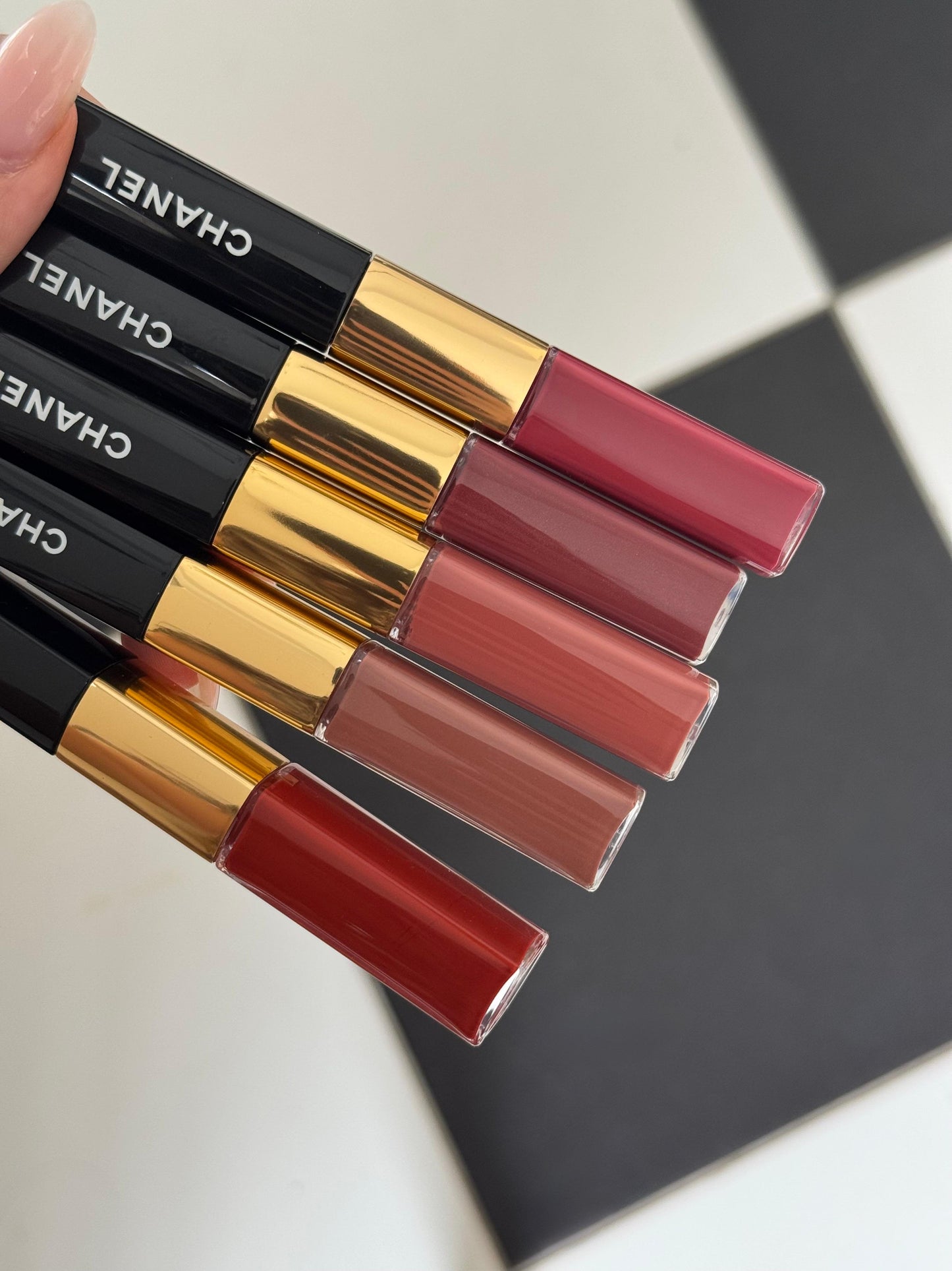 CHANEL Le Rouge Duo Ultra Tenue (144)
Ultrawear Liquid Lip Colour