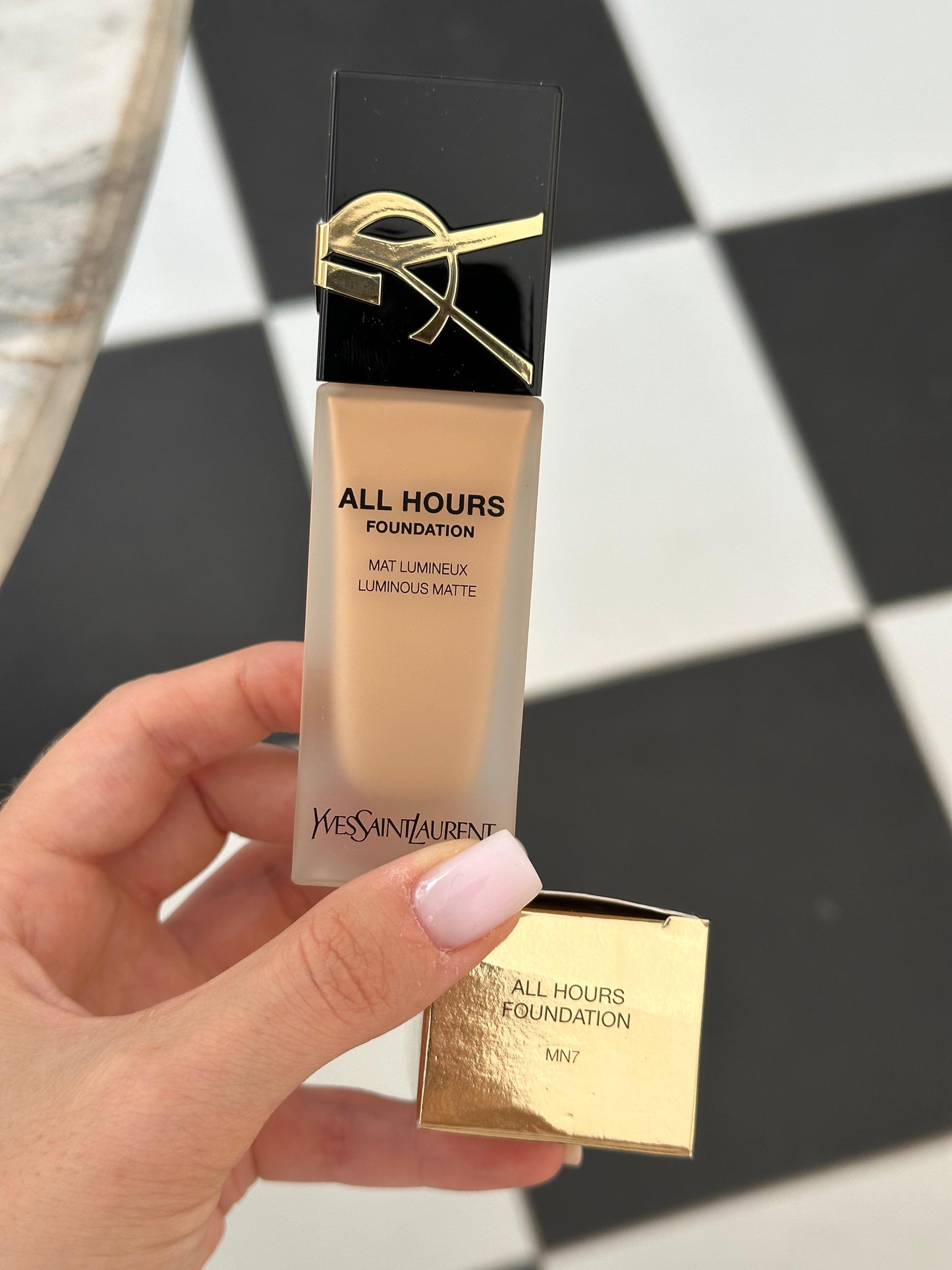 YSL All Hours Foundation - Luminous Matte