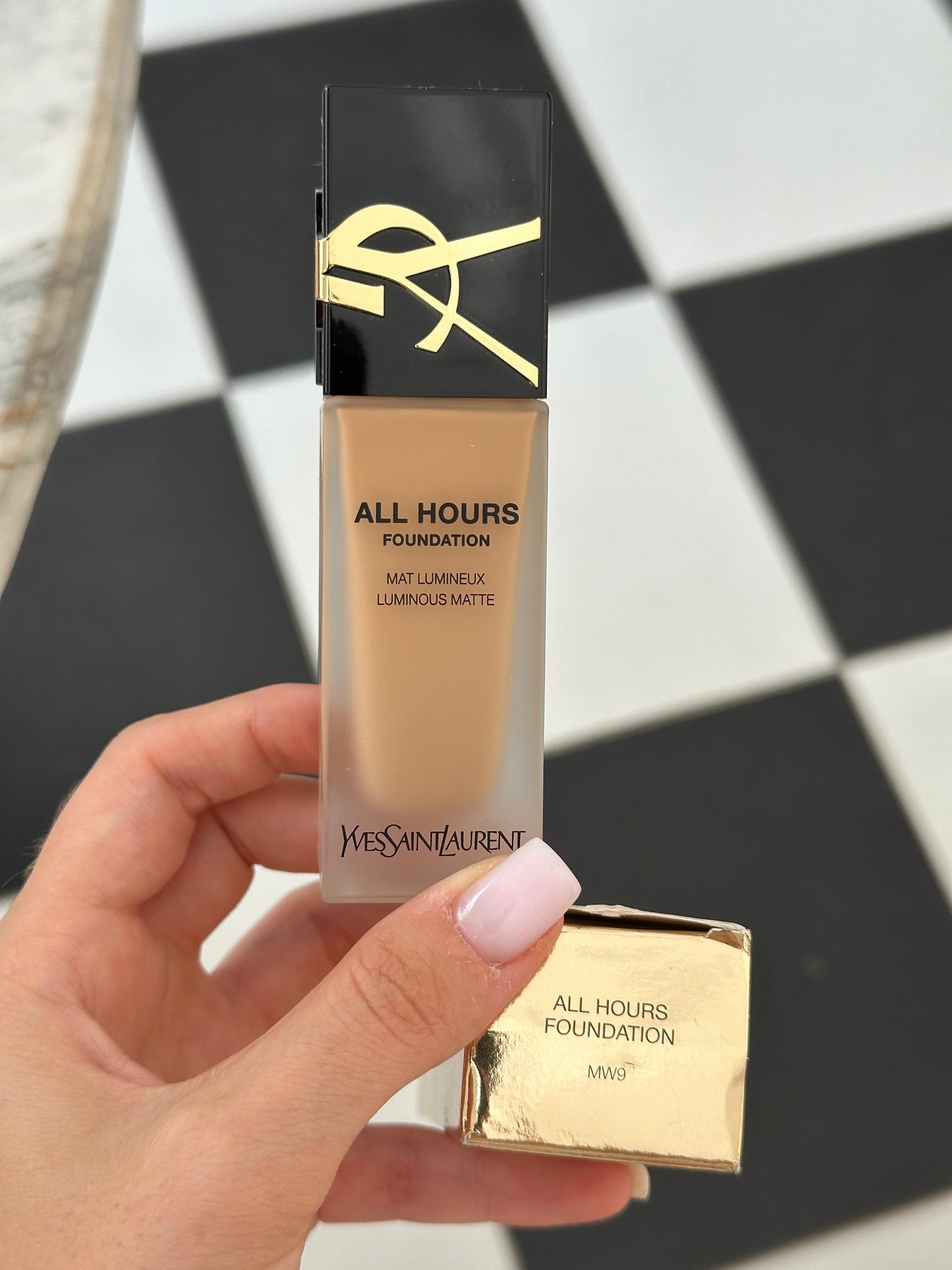 YSL All Hours Foundation - Luminous Matte