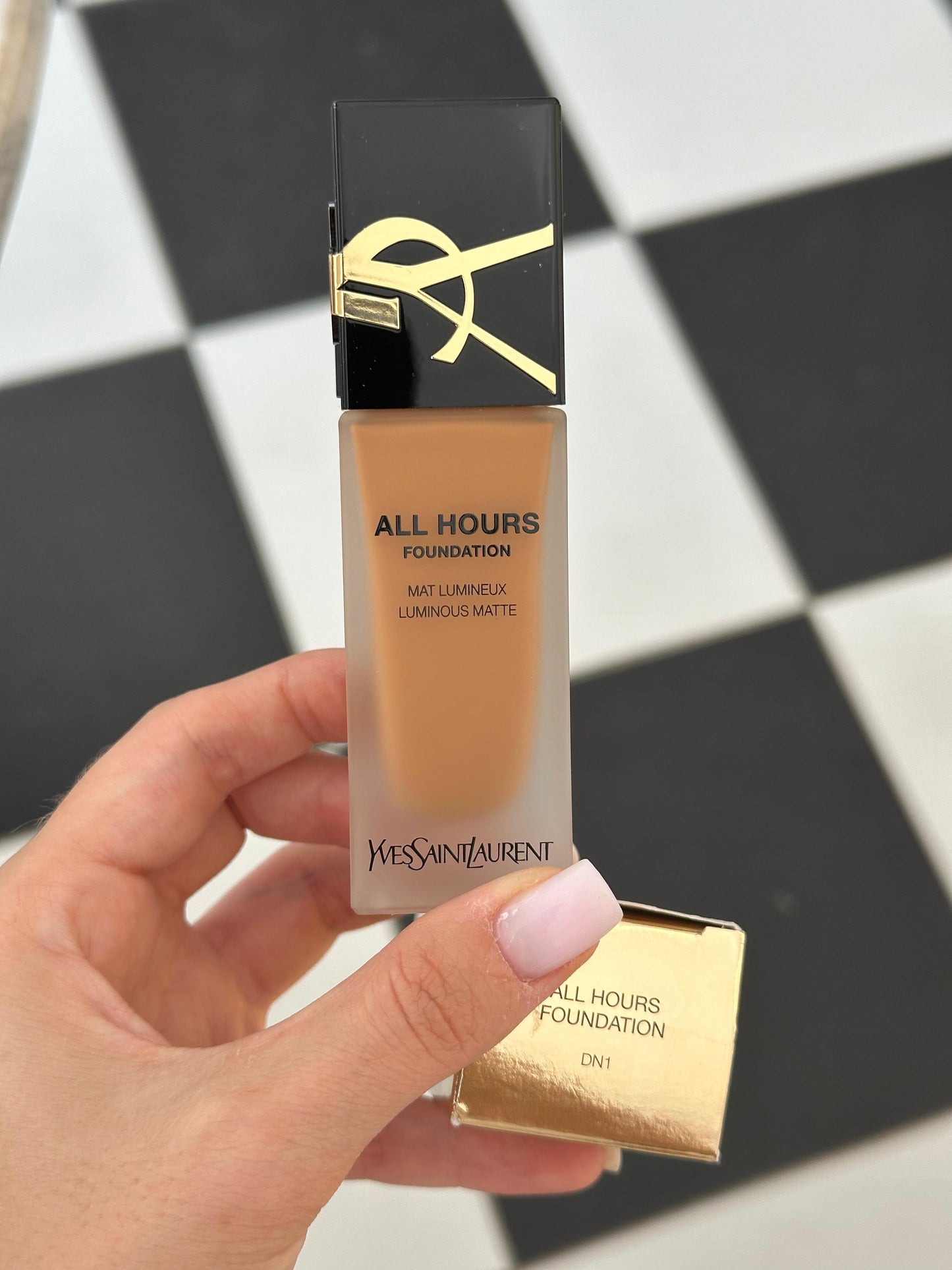 YSL All Hours Foundation - Luminous Matte