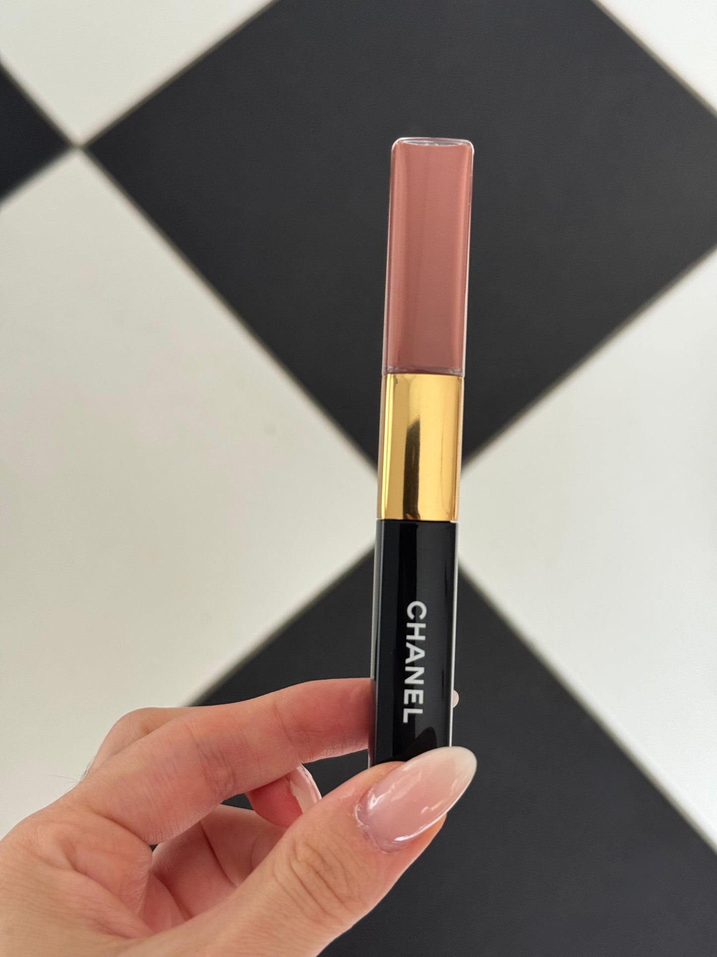CHANEL Le Rouge Duo Ultra Tenue (162)
Ultrawear Liquid Lip Colour