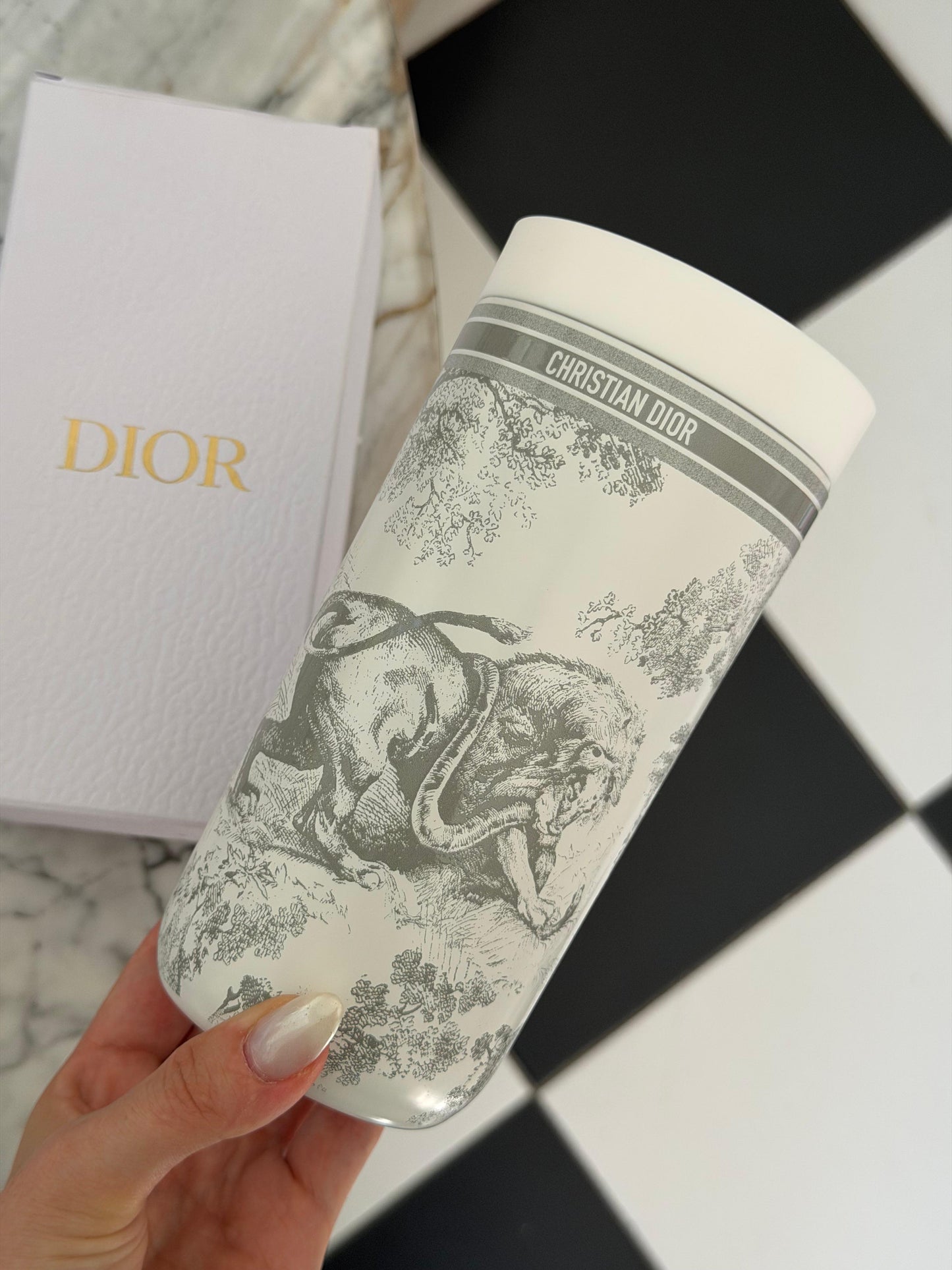 DIOR Travel Mug 400ml
White and Grey Toile de Jouy Palms Stainless Steel