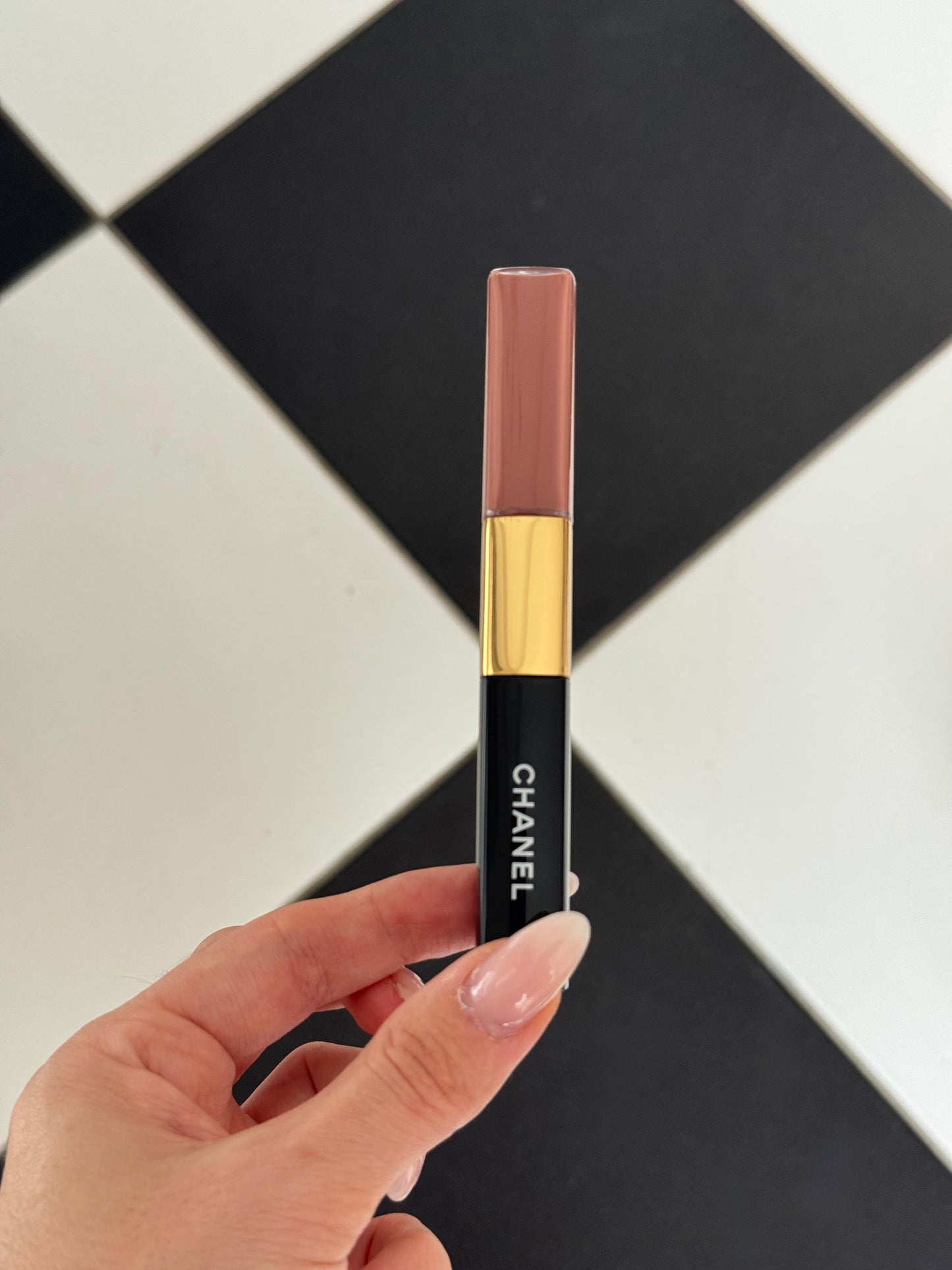 CHANEL Le Rouge Duo Ultra Tenue (162)
Ultrawear Liquid Lip Colour