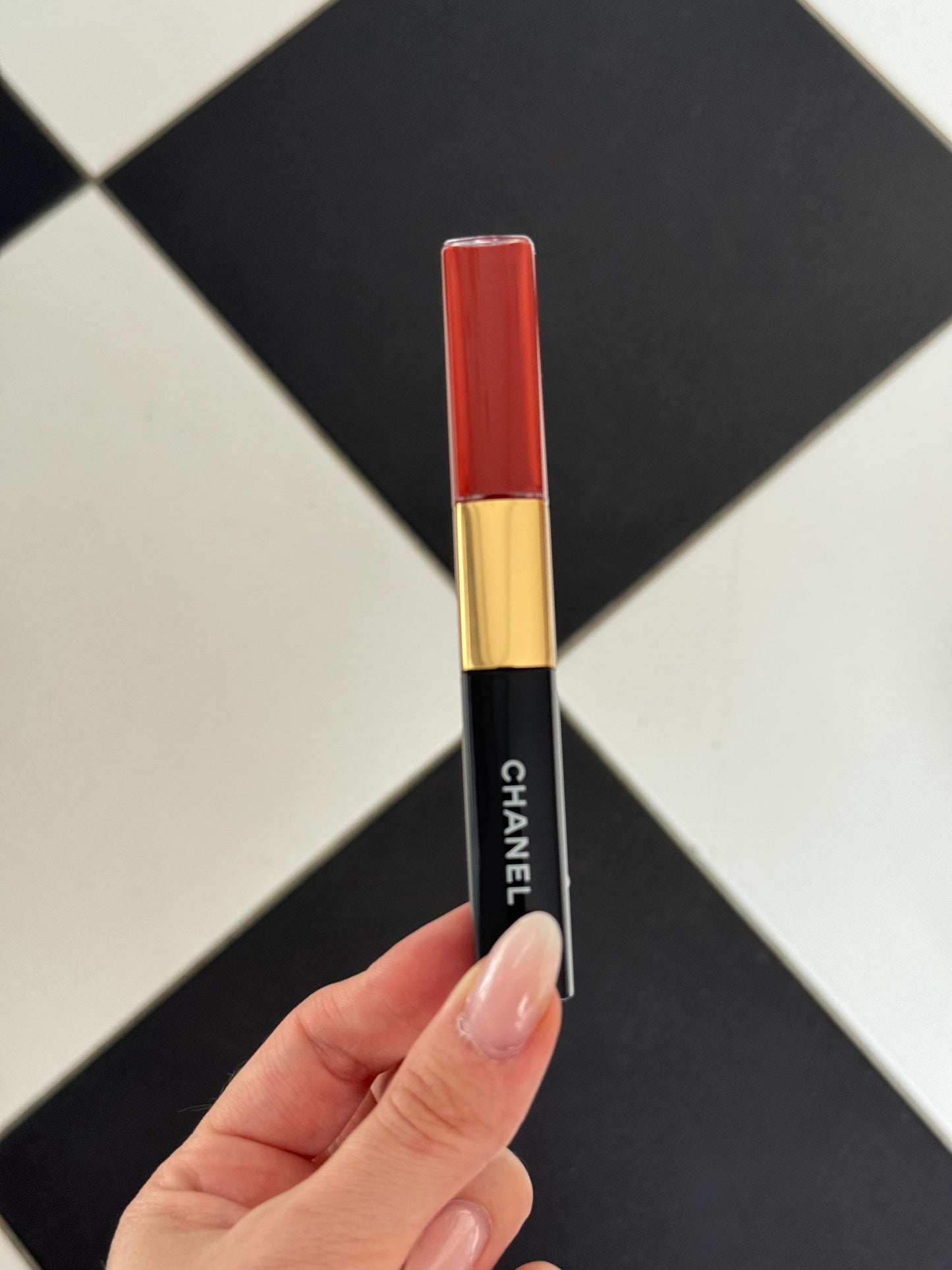 CHANEL Le Rouge Duo Ultra Tenue (172)
Ultrawear Liquid Lip Colour
