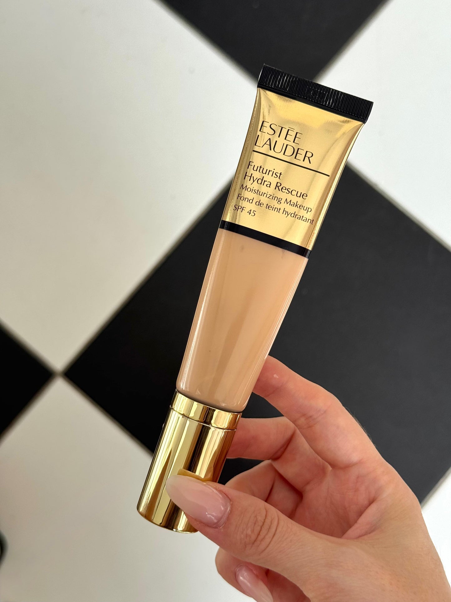 ESTEE LAUDER Futurist Hydra Rescue
Moisturizing Foundation SPF45