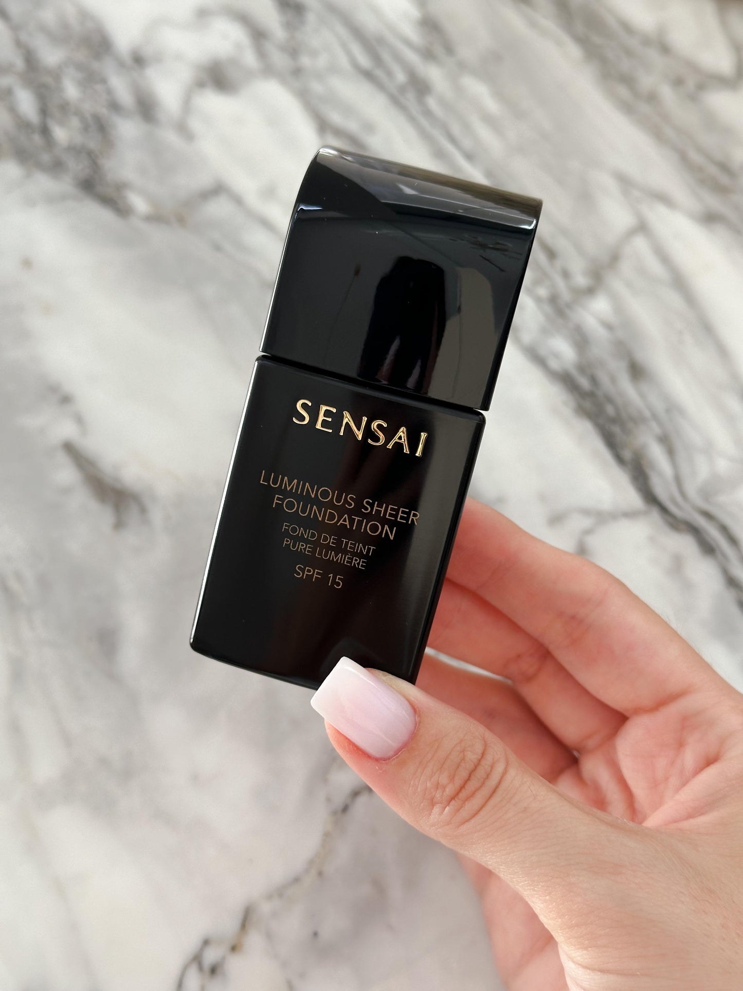 SENSAI Luminous Sheer Foundation SPF15