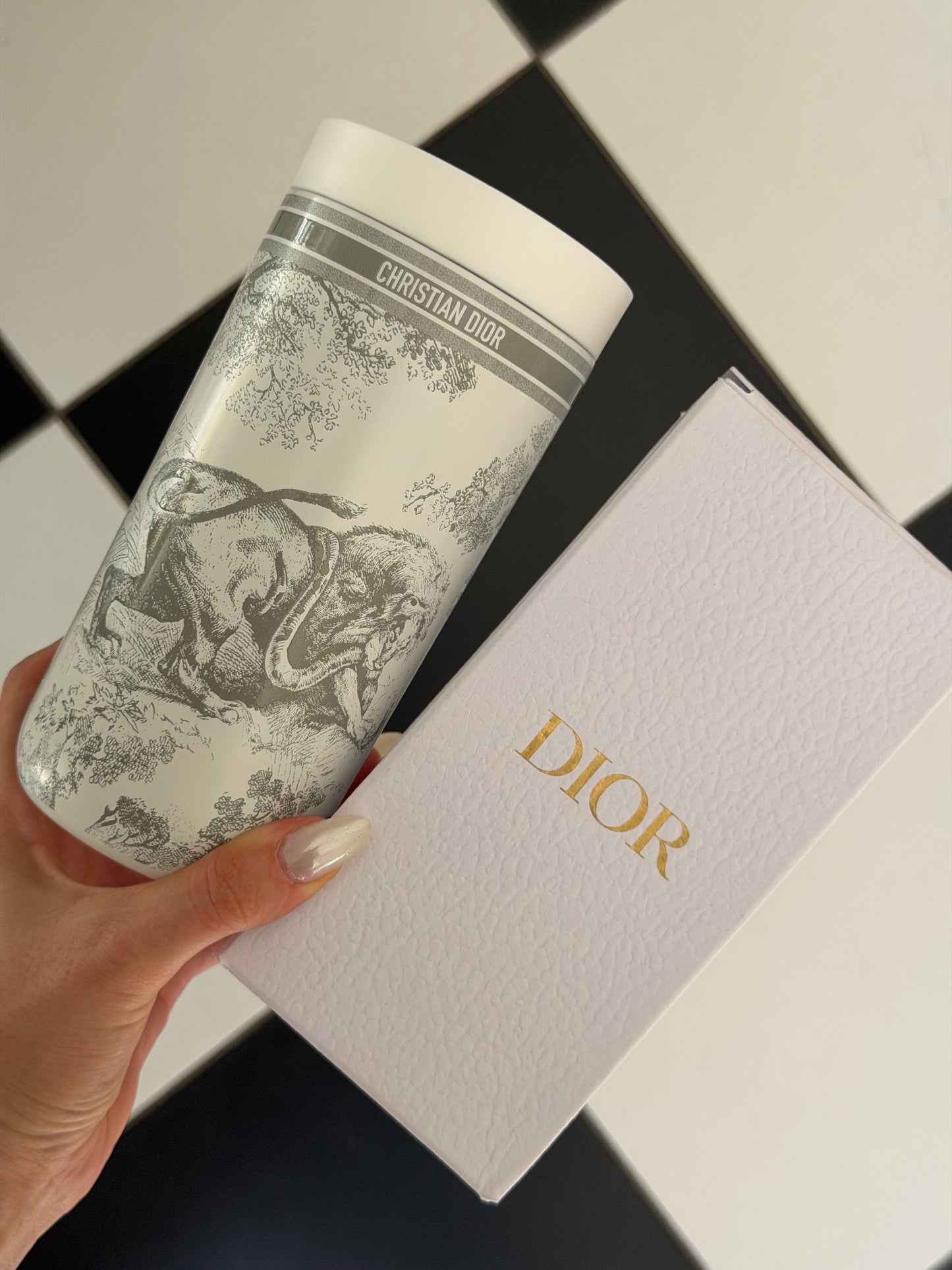 DIOR Travel Mug 400ml
White and Grey Toile de Jouy Palms Stainless Steel