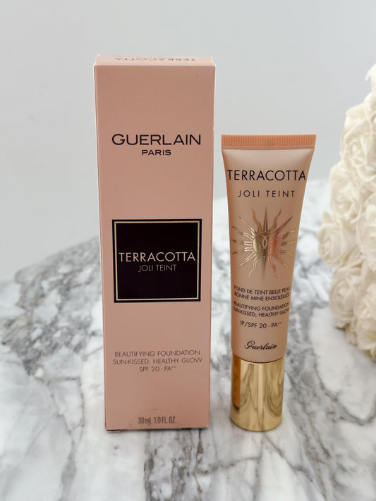 GUERLAIN Terracotta Joli Teint
Beautifying Foundation Sun-Kissed, Healthy Glow SPF20 - PA++