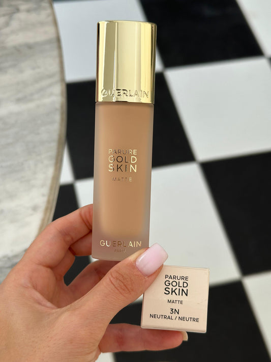 GUERLAIN
Parure Gold Skin Matte (3N)
No-Transfer High Perfection Foundation - 24H Care & Wear SPF15