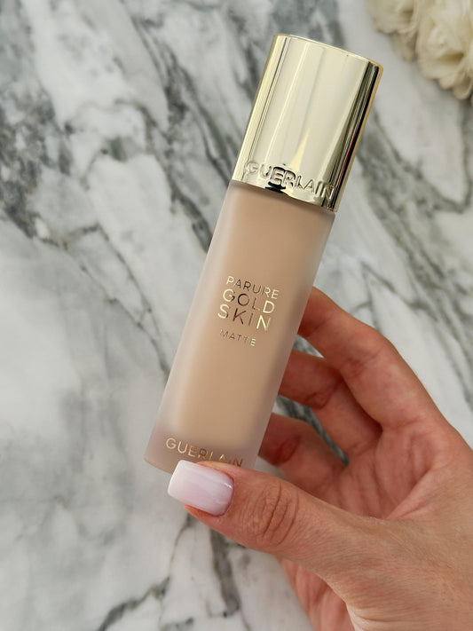 GUERLAIN
Parure Gold Skin Matte (0.5N)
No-Transfer High Perfection Foundation - 24H Care & Wear SPF15