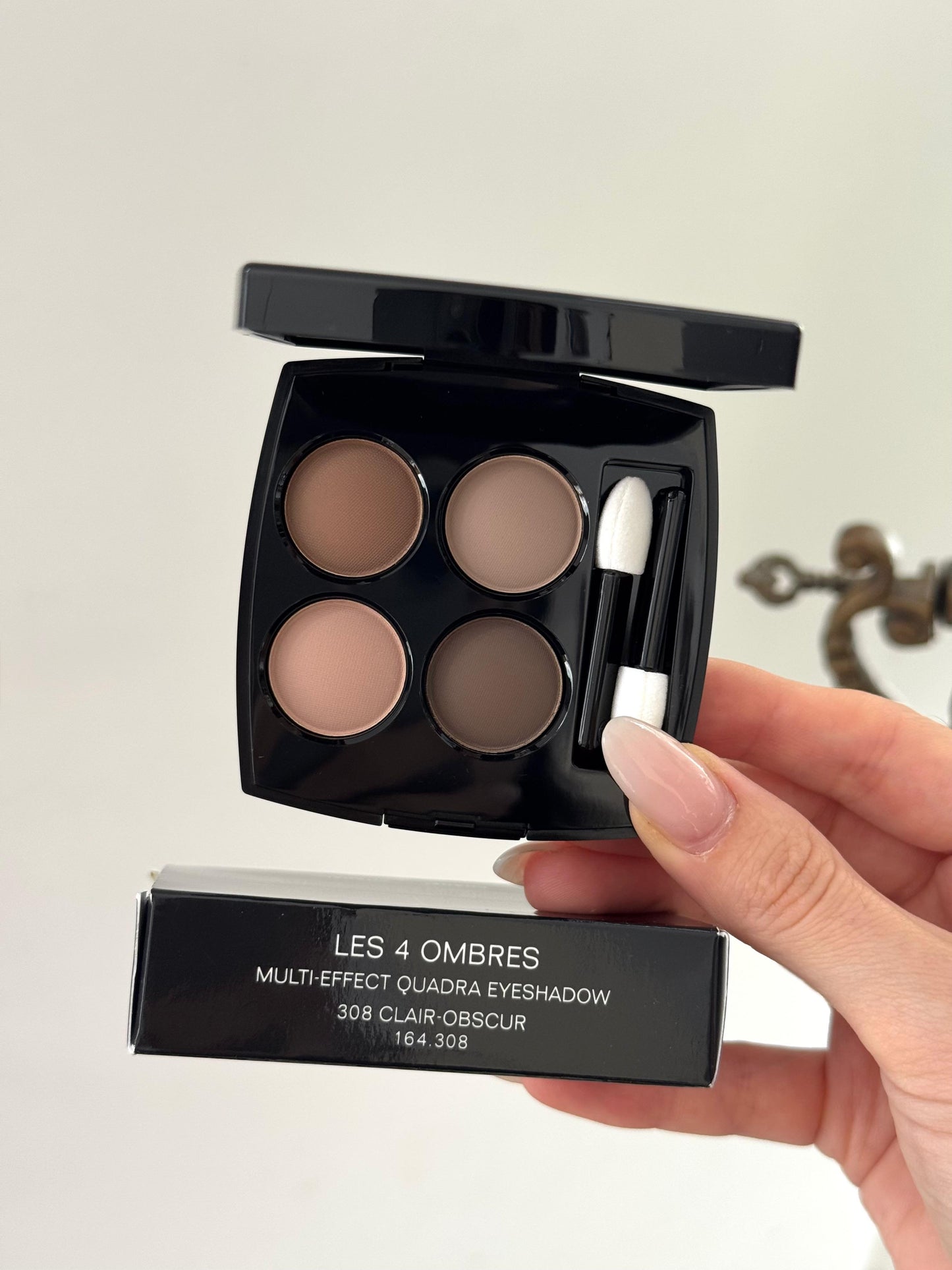 CHANEL Les 4 Ombres
Multi-Effect Quadra Eyeshadow (308)