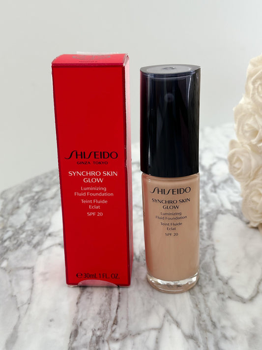 SHISEIDO
Shiseido Synchro Skin Glow Luminizing Fluid Foundation