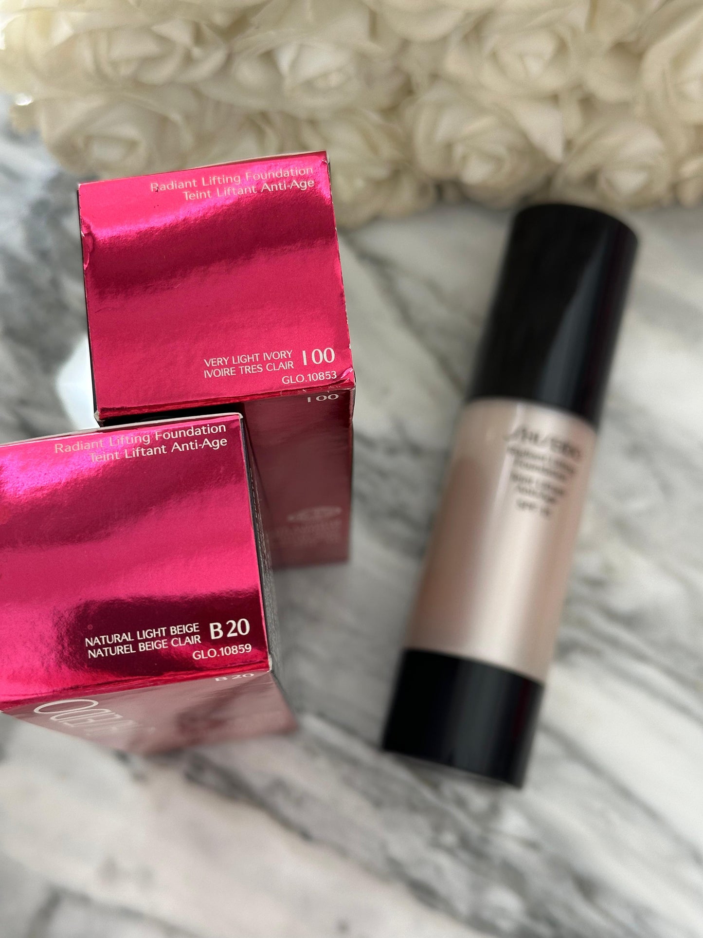 SHISEIDO Synchro Skin Radiant Lifting Foundation SPF15