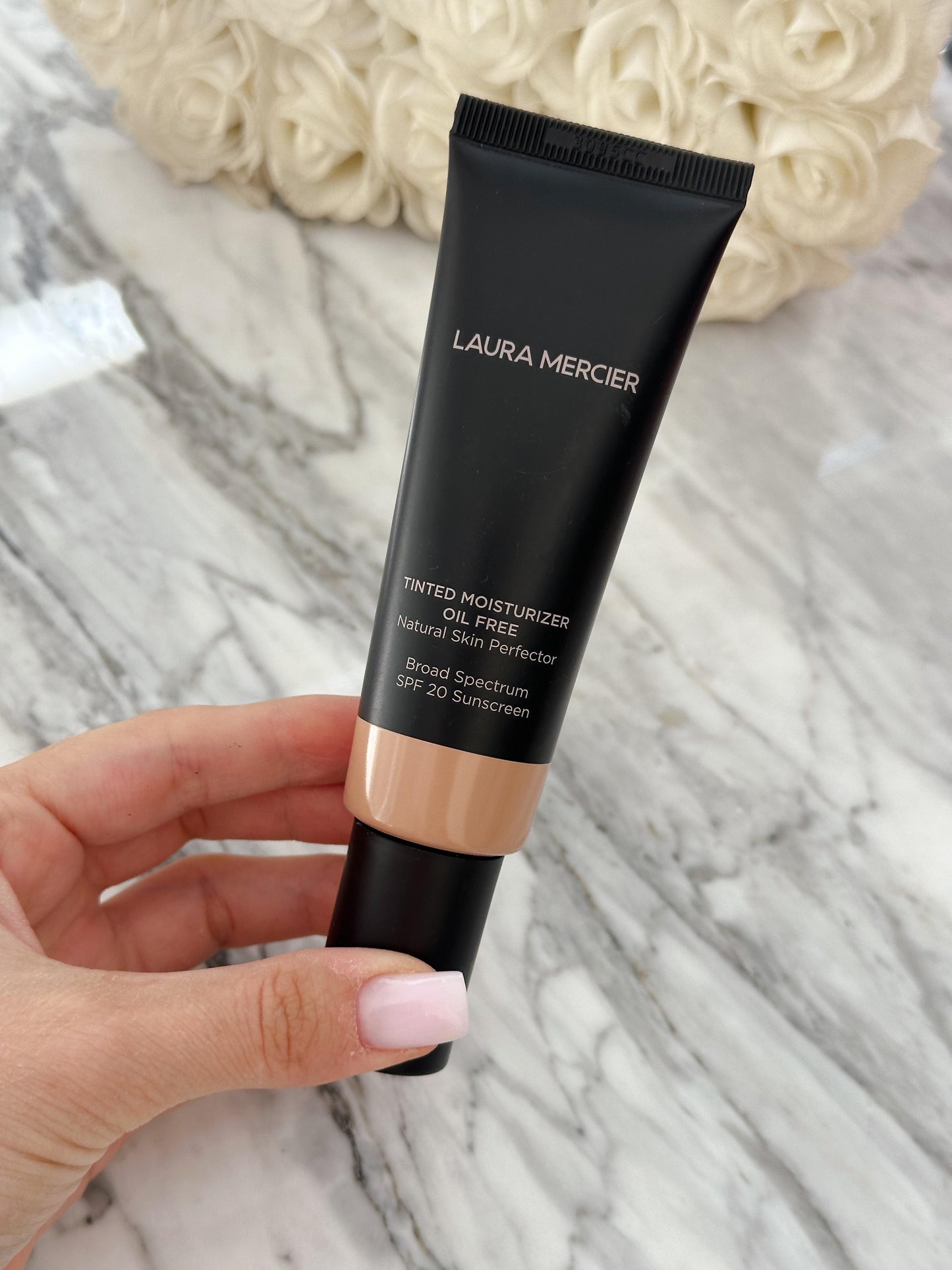 LAURA MERCIER Tinted Moisturizer Oil Free Natural Skin Perfector SPF20
