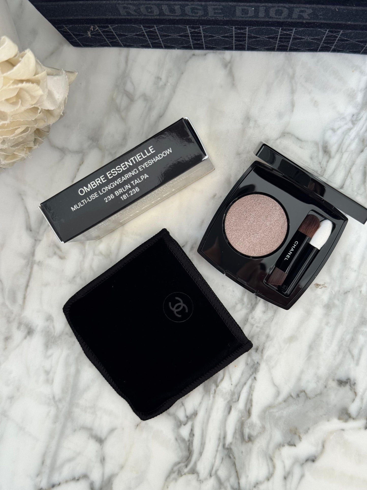 CHANEL Ombre Essentielle Multi-Use Longwearing Eyeshadow (236)