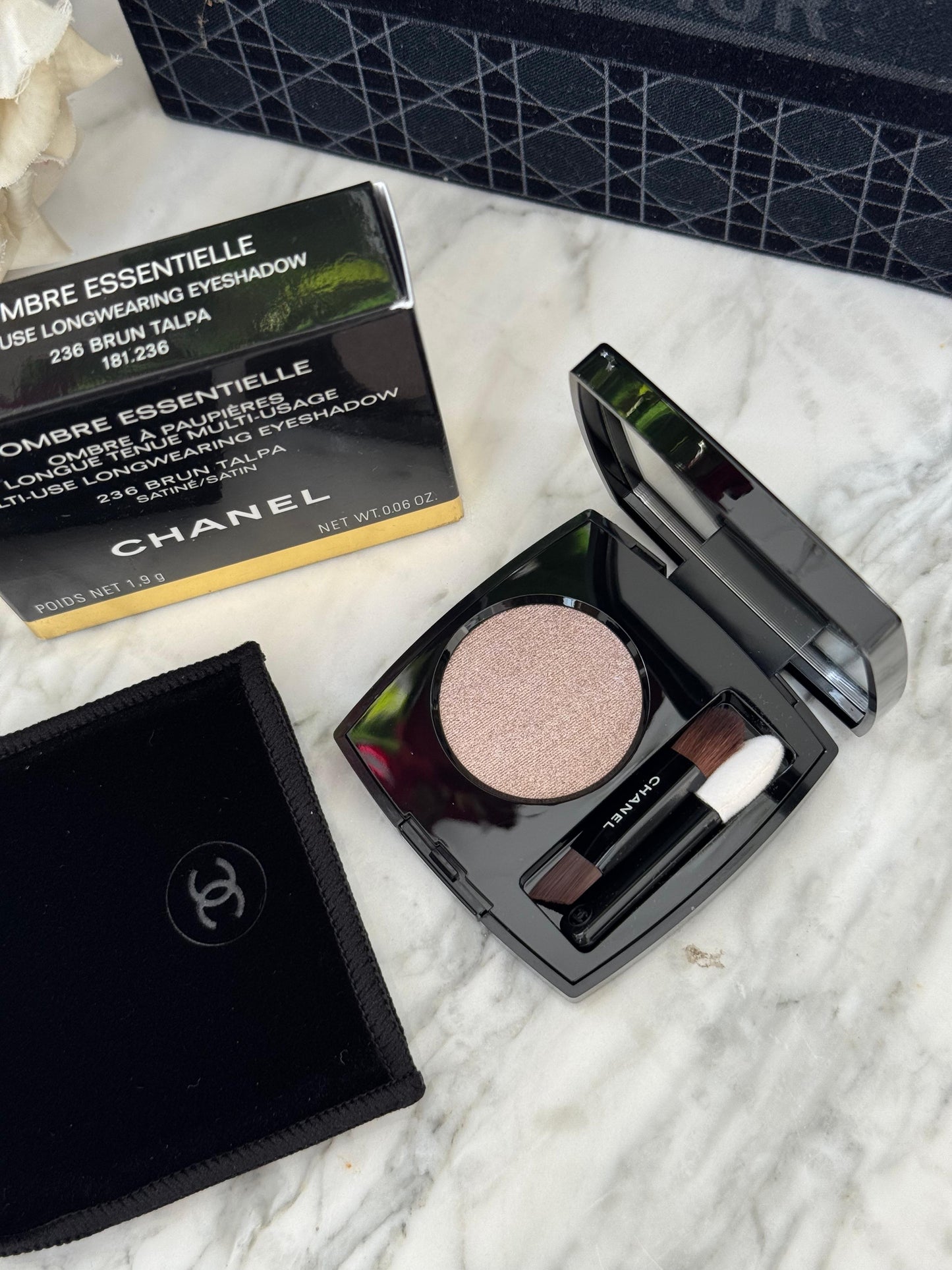 CHANEL Ombre Essentielle Multi-Use Longwearing Eyeshadow (236)