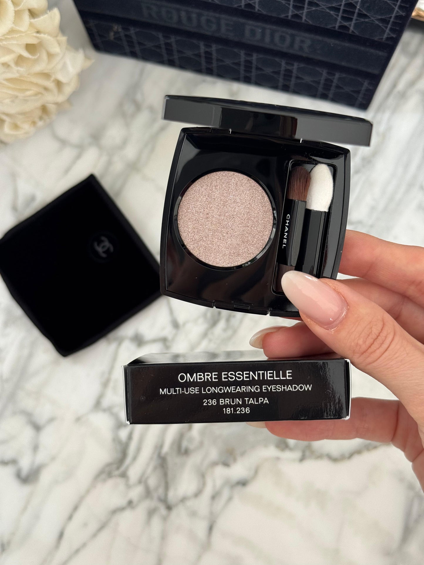 CHANEL Ombre Essentielle Multi-Use Longwearing Eyeshadow (236)