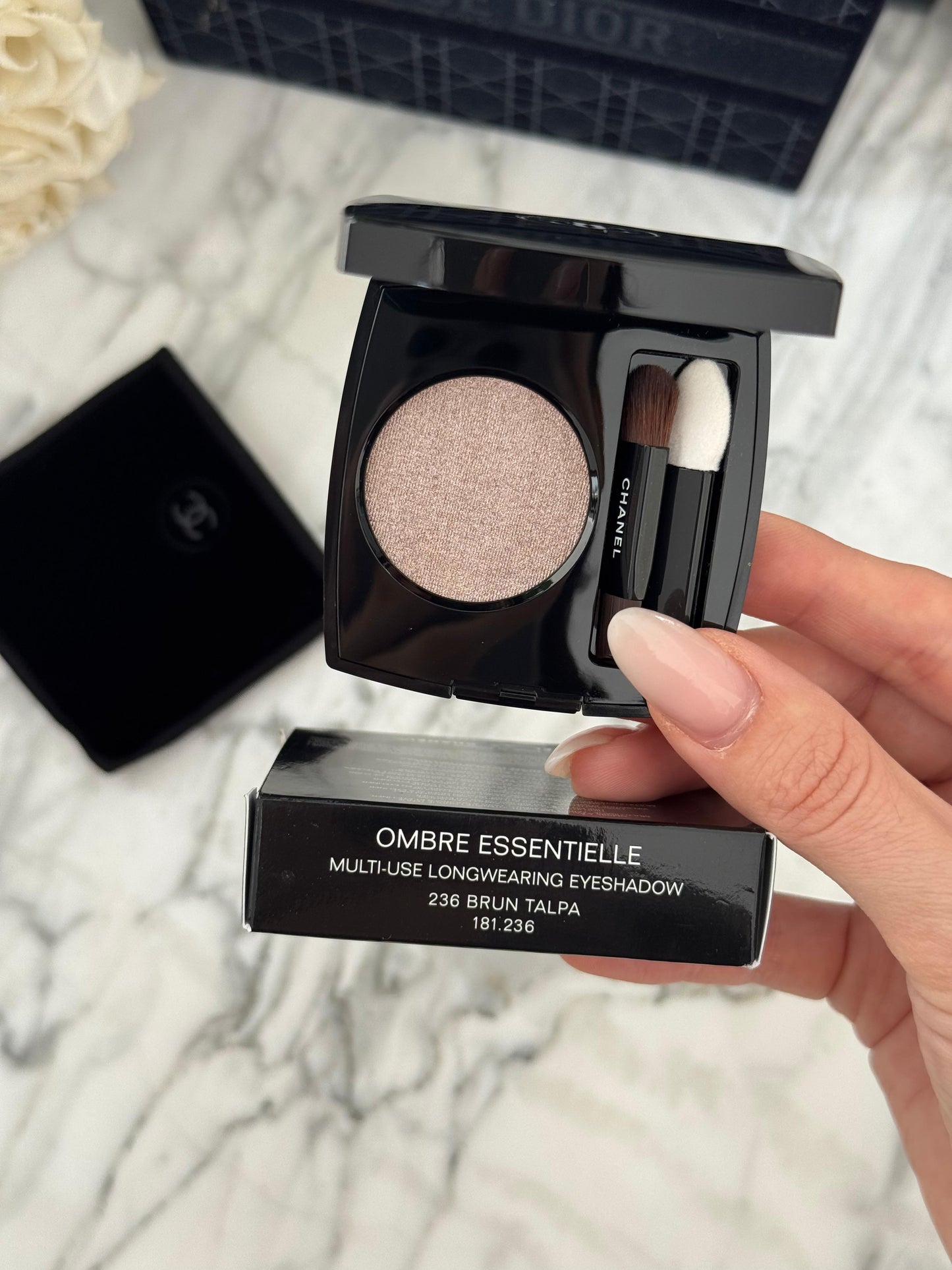 CHANEL Ombre Essentielle Multi-Use Longwearing Eyeshadow (236)