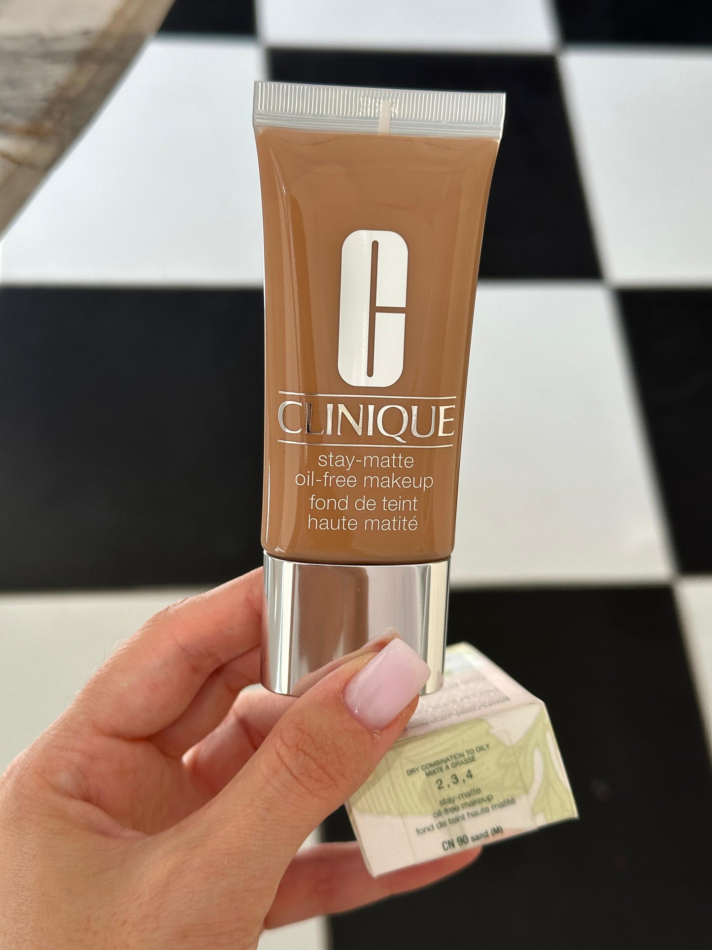 CLINIQUE Even Better Refresh™ Hydrating and Repairing Makeup Foundation