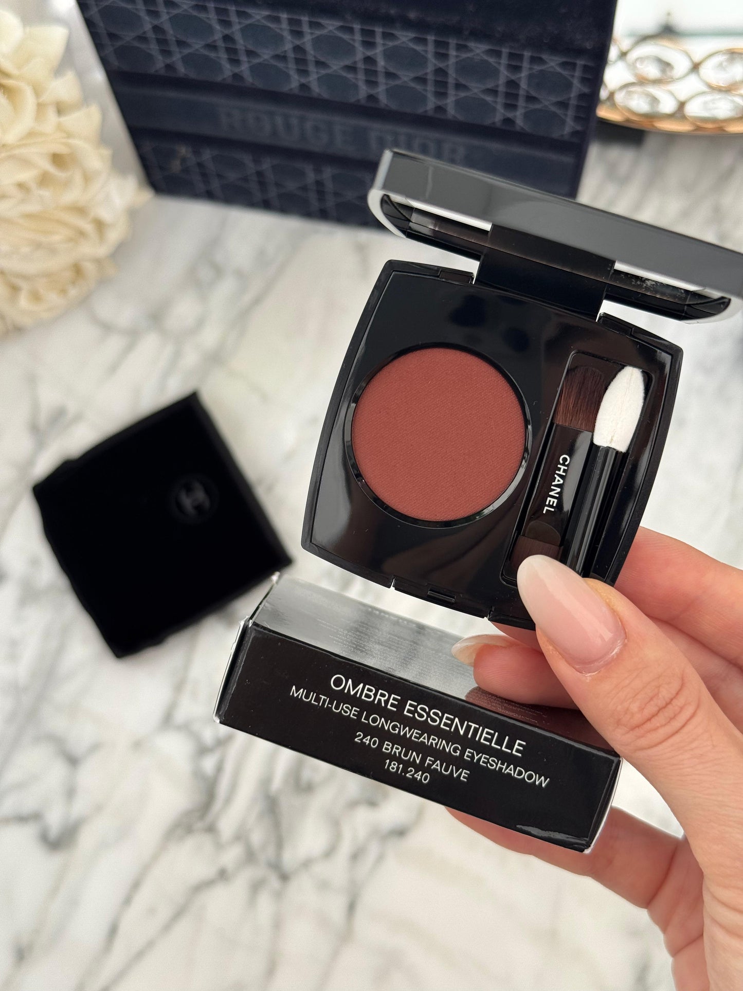 CHANEL Ombre Essentielle Multi-Use Longwearing Eyeshadow (240)