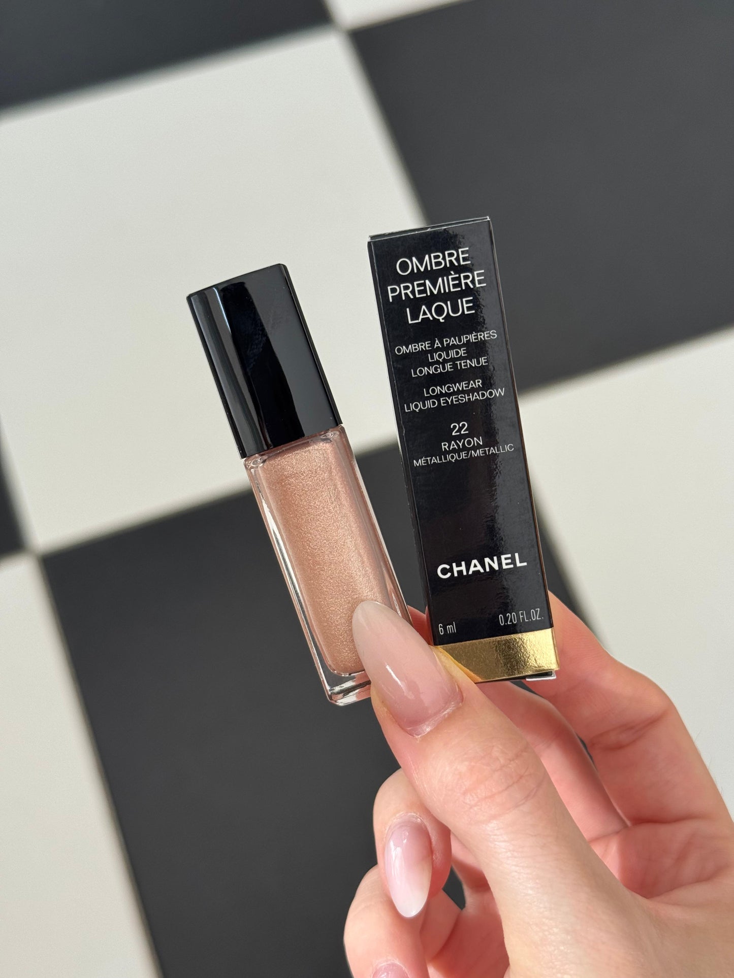 CHANEL Ombre Première Laque
Longwear Liquid Eyeshadow (22)