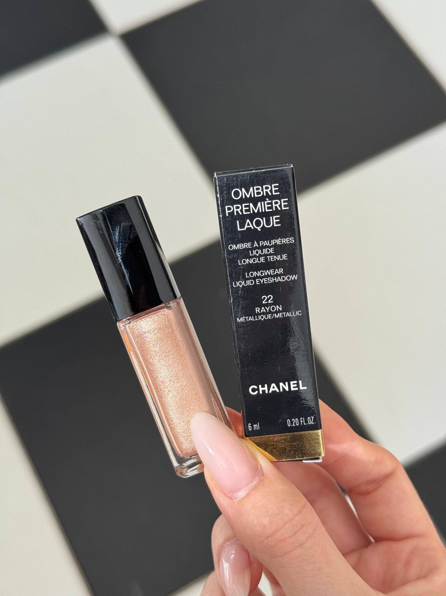 CHANEL Ombre Première Laque
Longwear Liquid Eyeshadow (22)