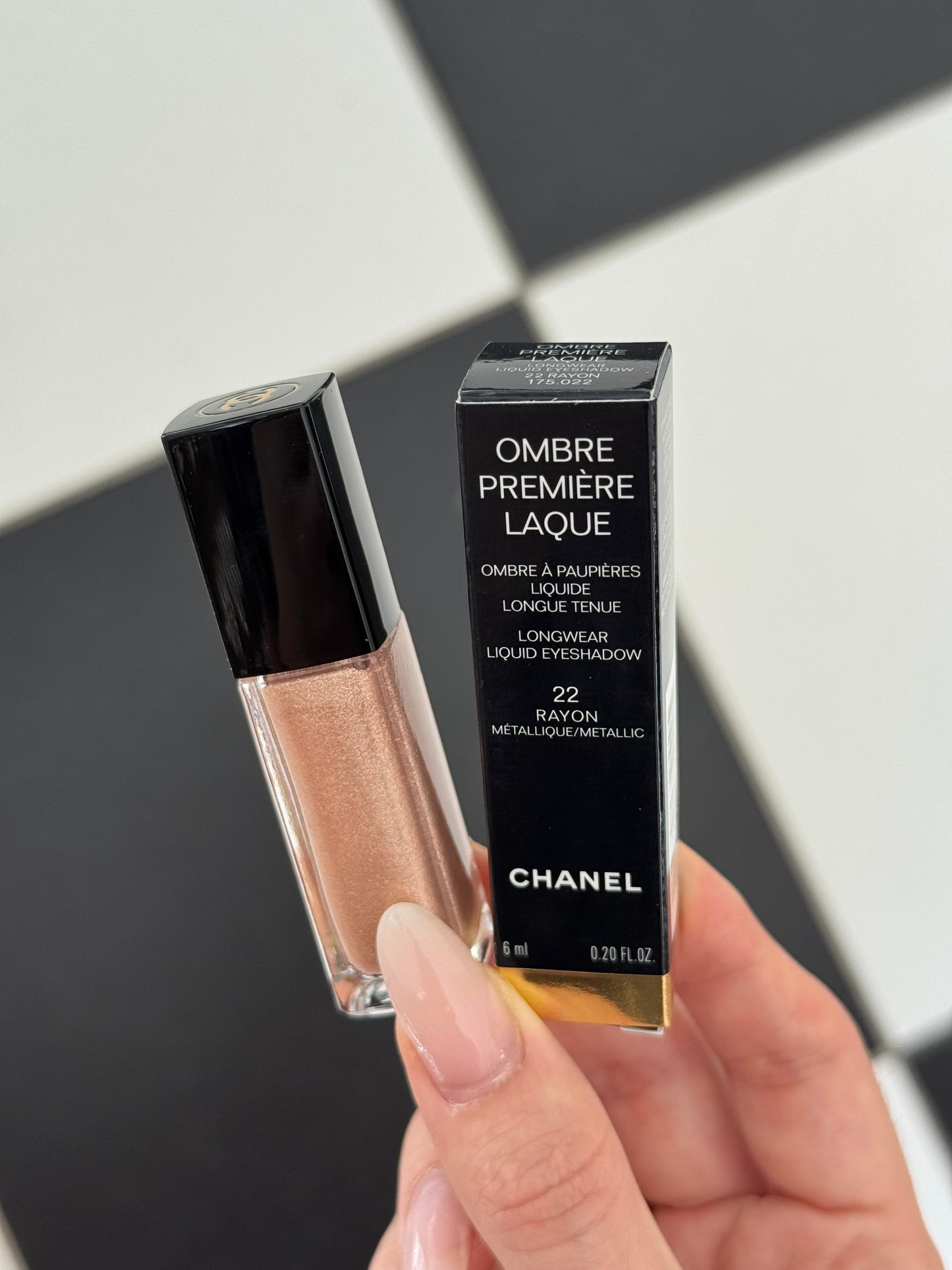CHANEL Ombre Première Laque
Longwear Liquid Eyeshadow (22)