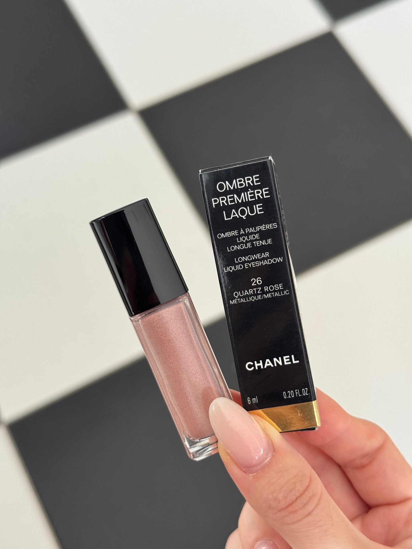 CHANEL Ombre Première Laque
Longwear Liquid Eyeshadow (26)