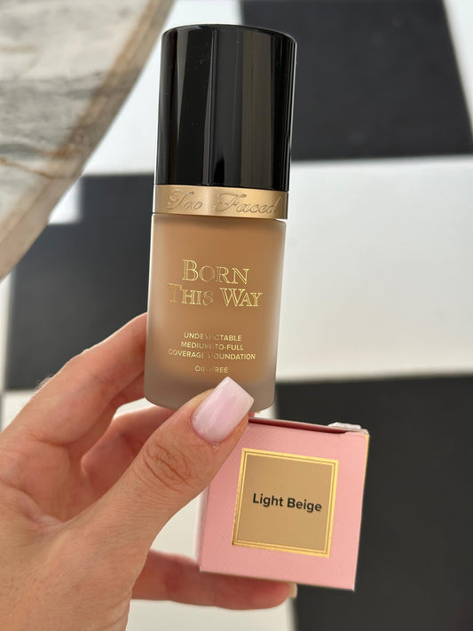 TOO FACED Born This Way - Light Beige
Undetectable Flawless Coverage - Natural Finish Foundation
