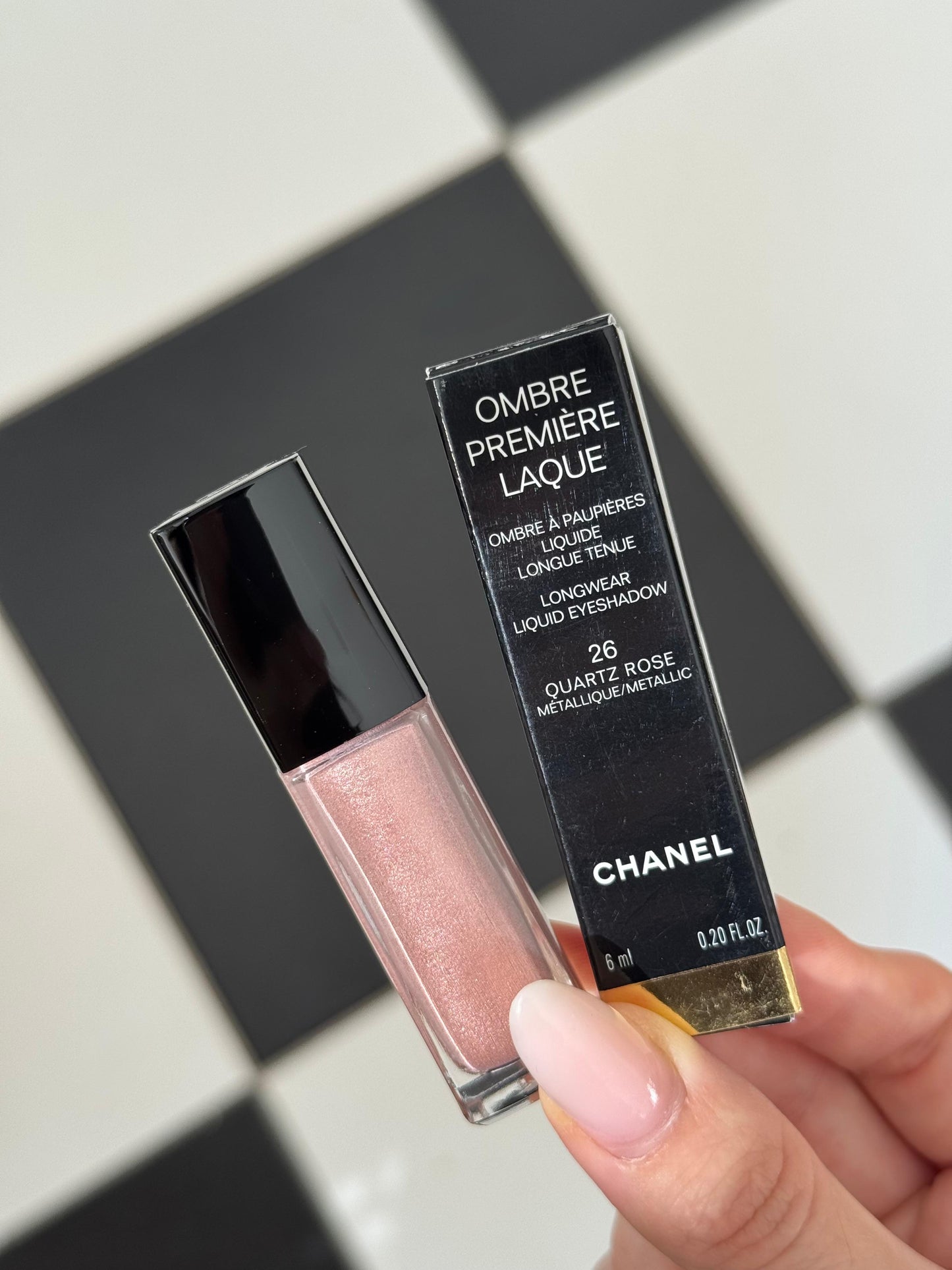CHANEL Ombre Première Laque
Longwear Liquid Eyeshadow (26)