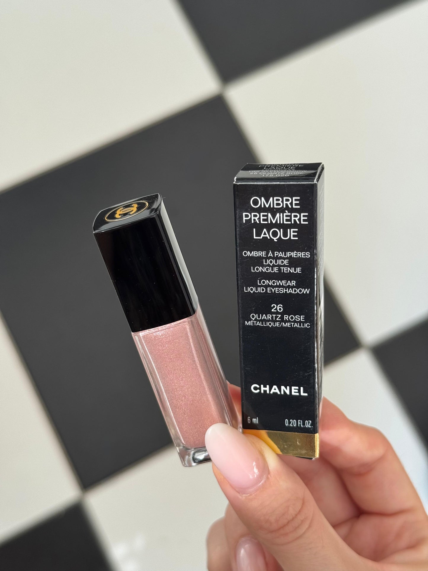 CHANEL Ombre Première Laque
Longwear Liquid Eyeshadow (26)