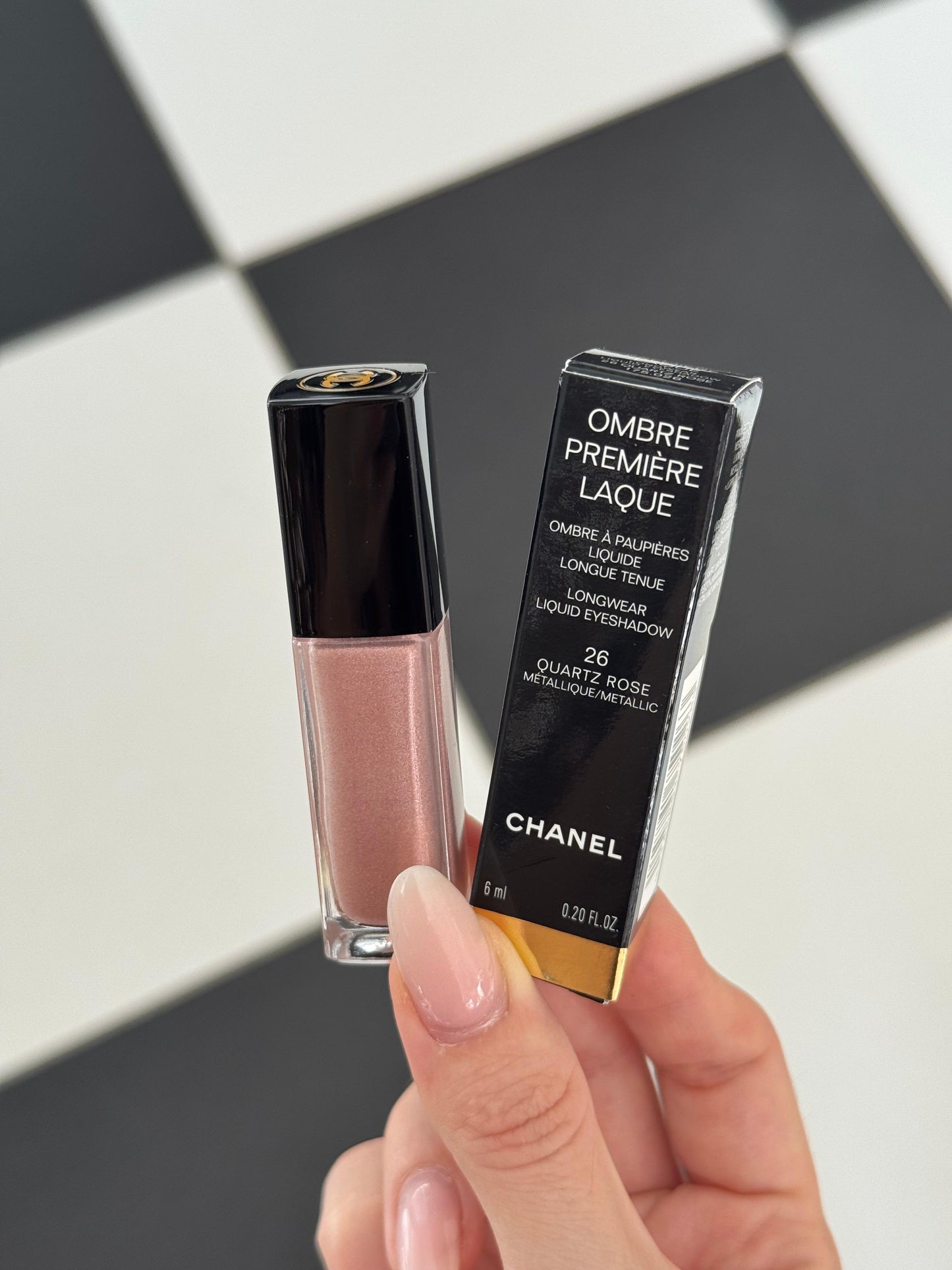 CHANEL Ombre Première Laque
Longwear Liquid Eyeshadow (26)