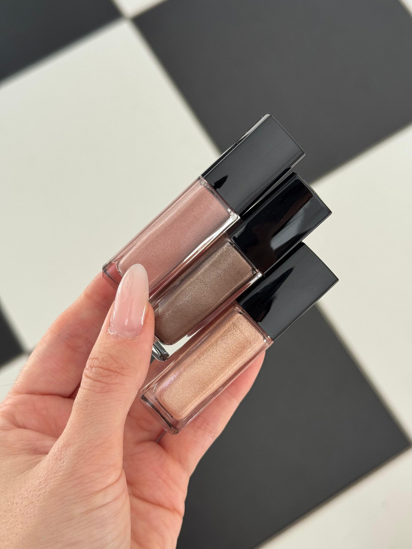 CHANEL Ombre Première Laque
Longwear Liquid Eyeshadow (22)
