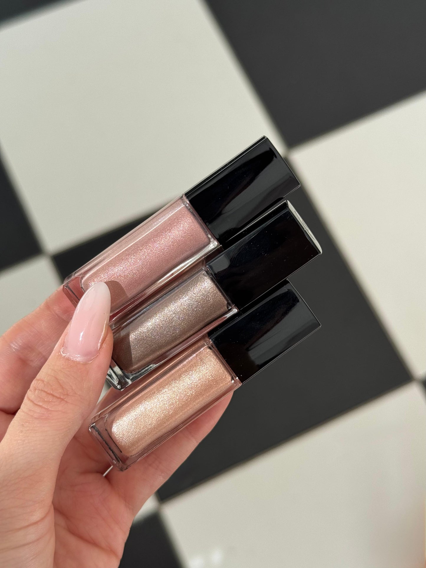 CHANEL Ombre Première Laque
Longwear Liquid Eyeshadow (26)