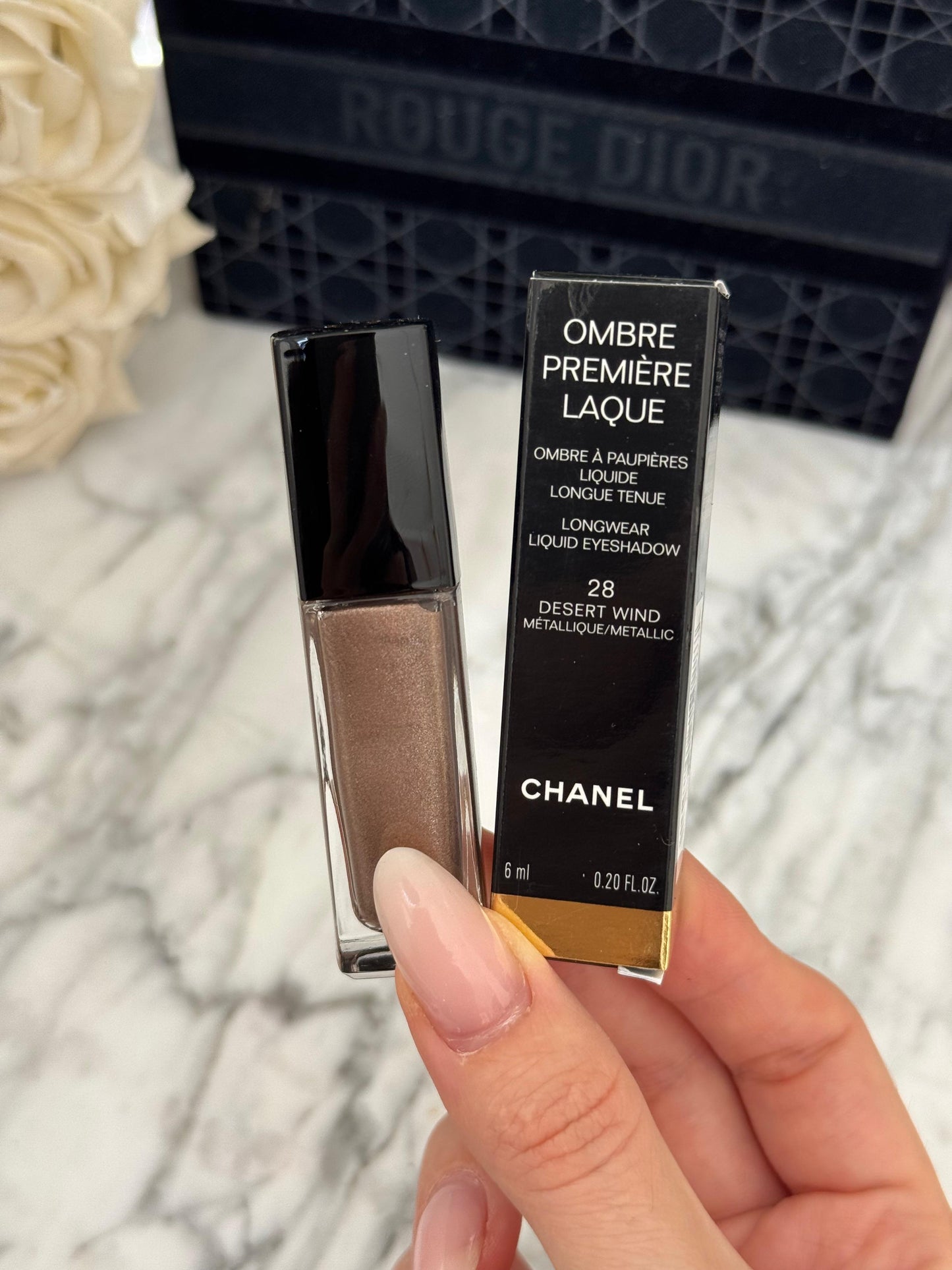 CHANEL Ombre Première Laque
Longwear Liquid Eyeshadow (28)
