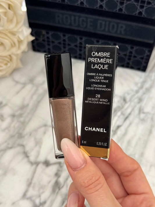 CHANEL Ombre Première Laque
Longwear Liquid Eyeshadow (28)
