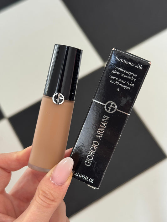 ARMANI Luminous Silk Hydrating & Brightening Concealer (8)
