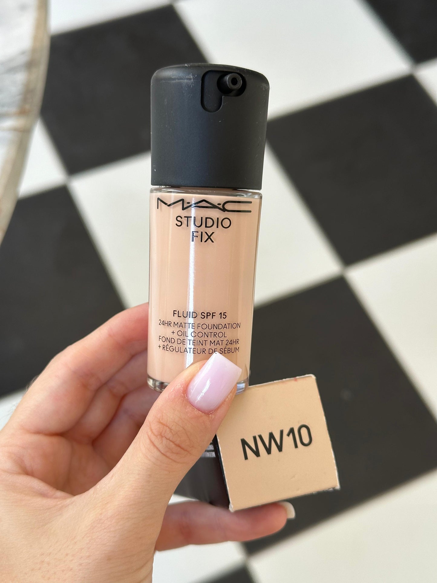 MAC Studio Fix Fluid SPF15 24H Matte Foundation + Oil Control